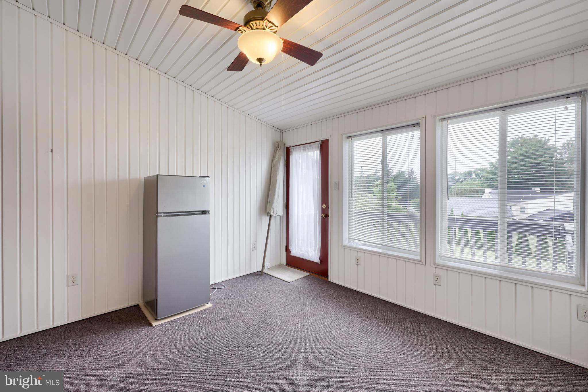 GOLDEN ACRES - Residential