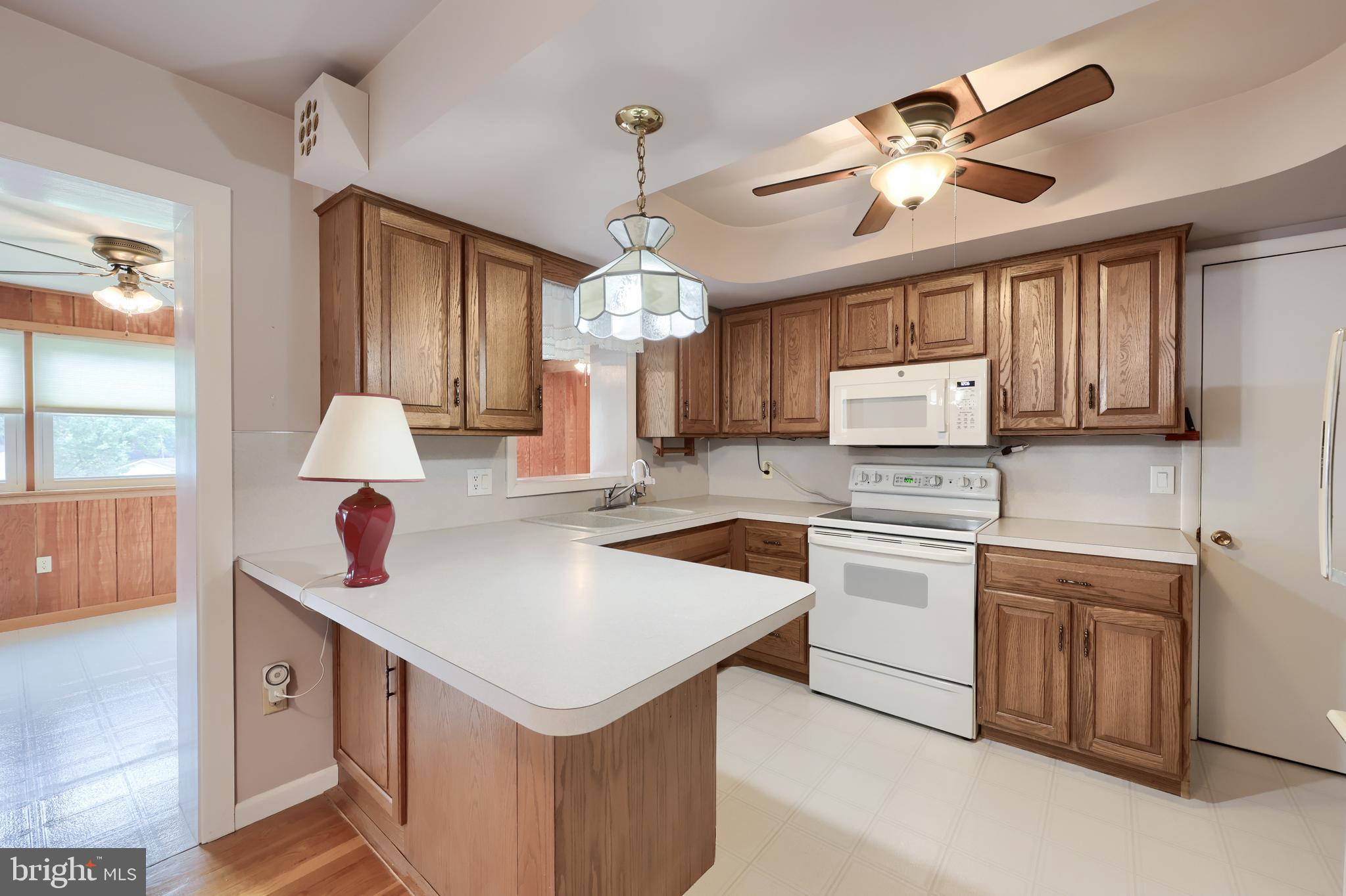 GOLDEN ACRES - Residential