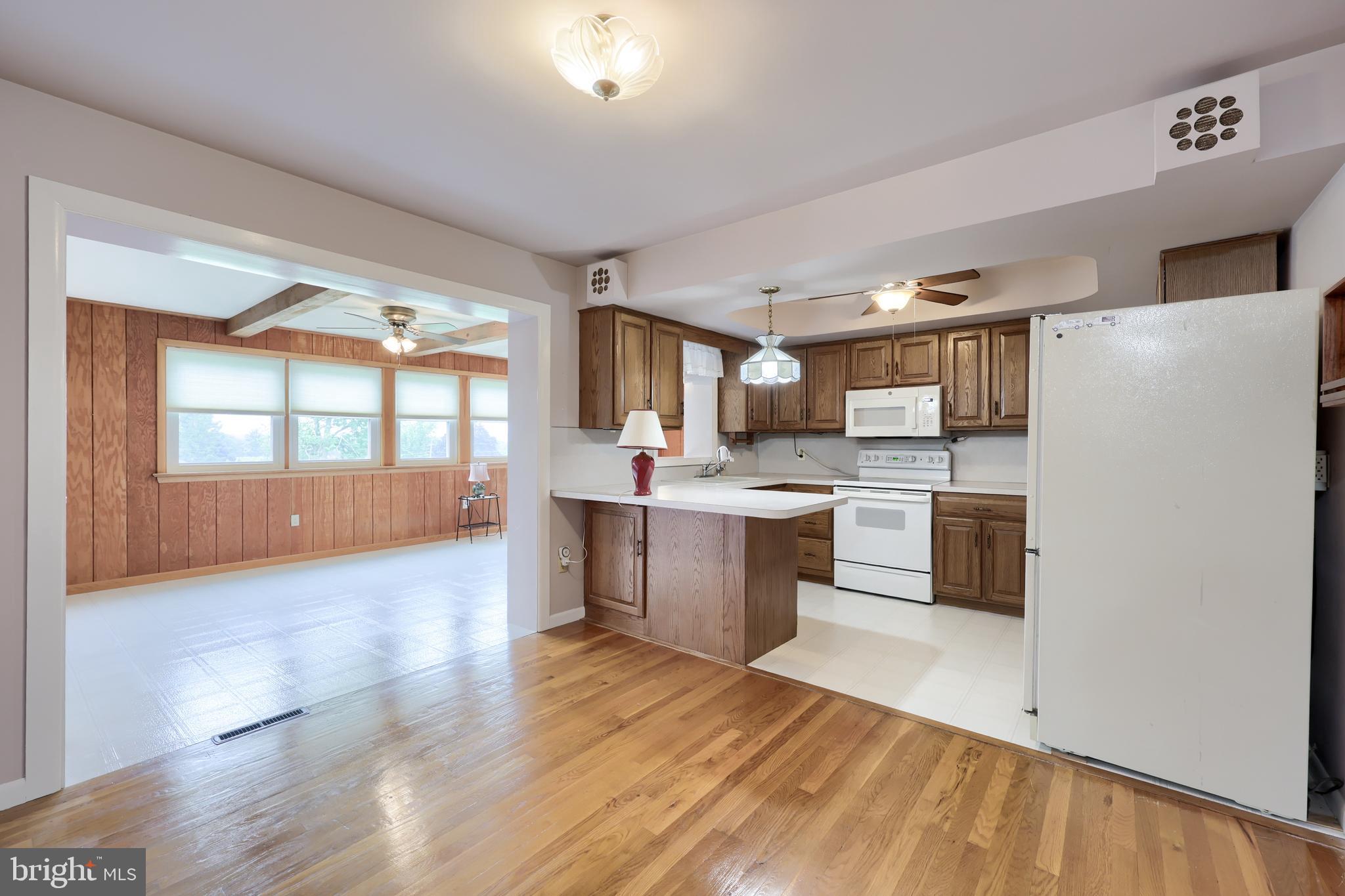 GOLDEN ACRES - Residential