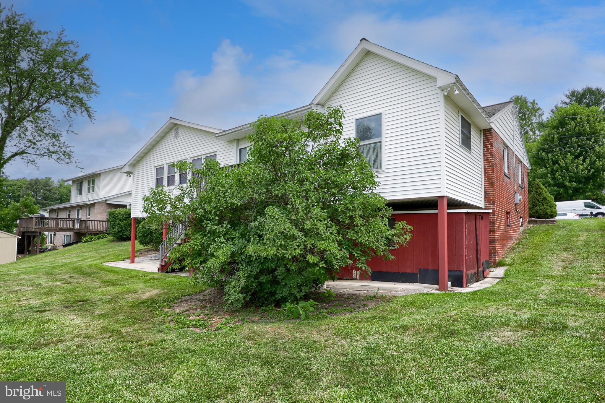 GOLDEN ACRES - Residential