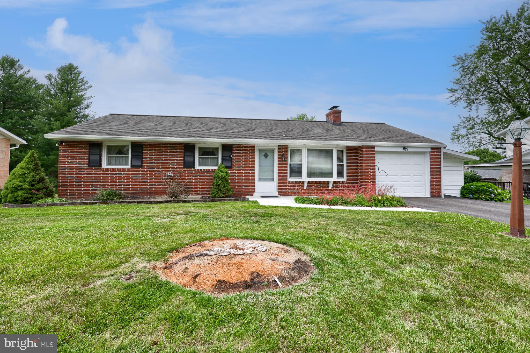 GOLDEN ACRES - Residential