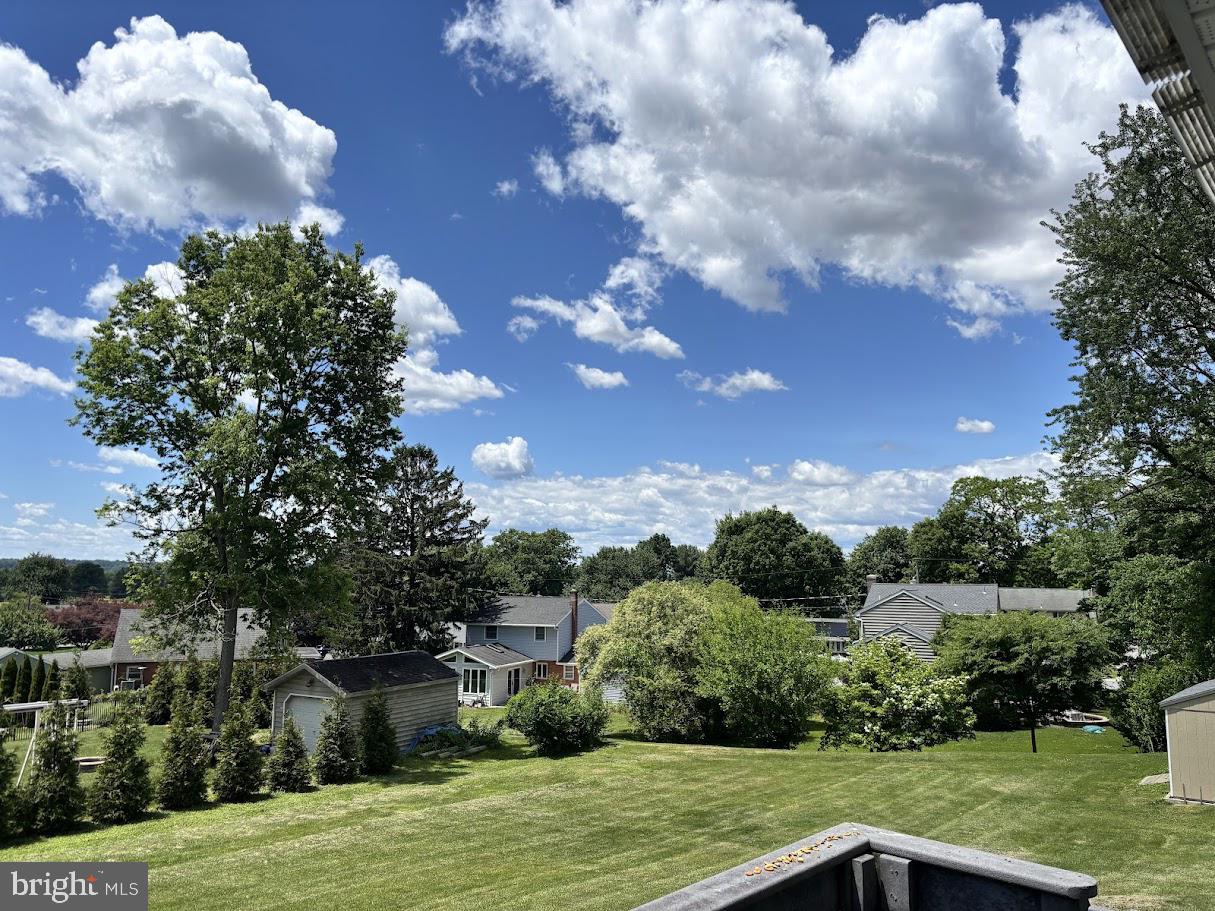 GOLDEN ACRES - Residential