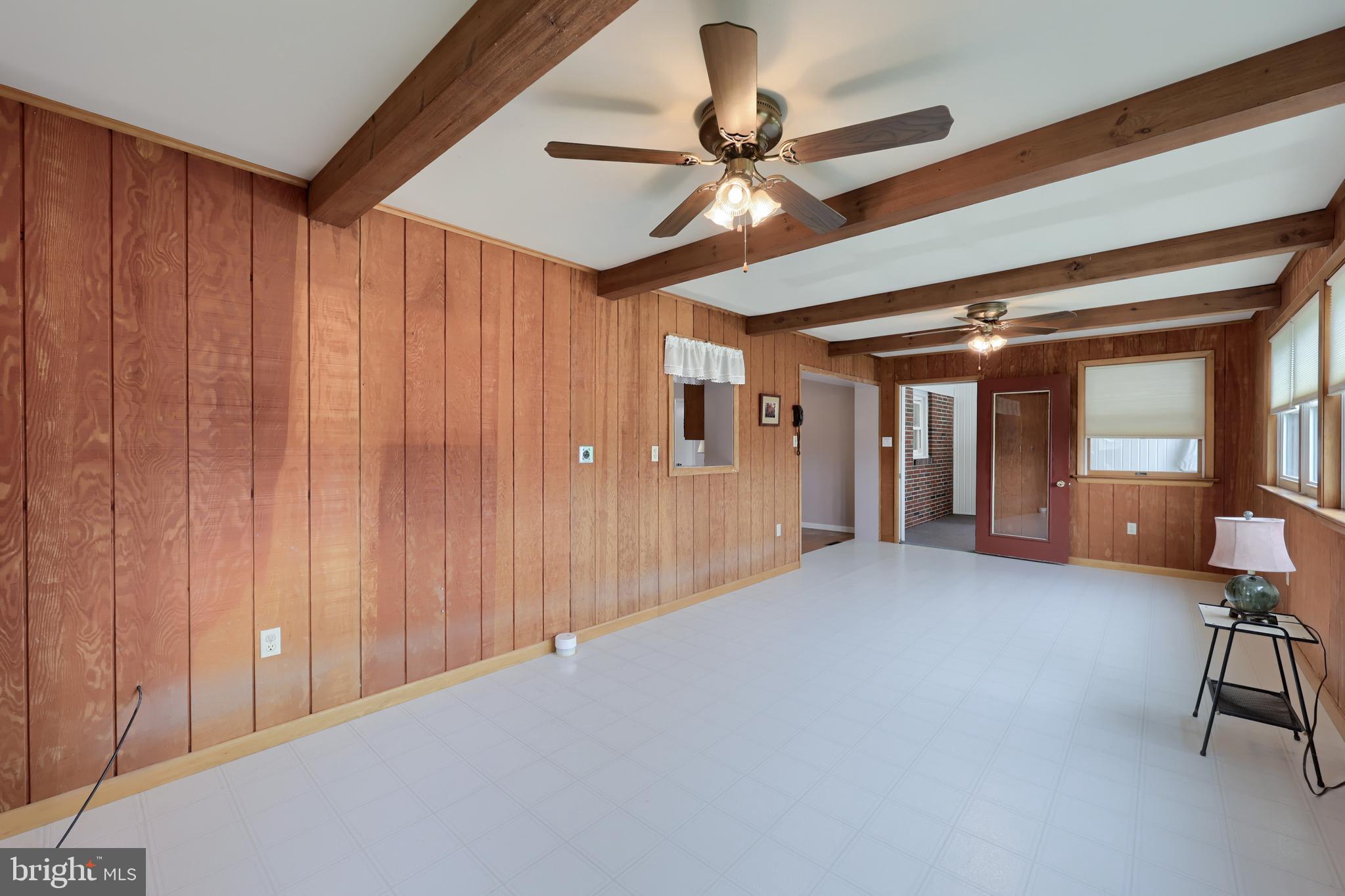 GOLDEN ACRES - Residential