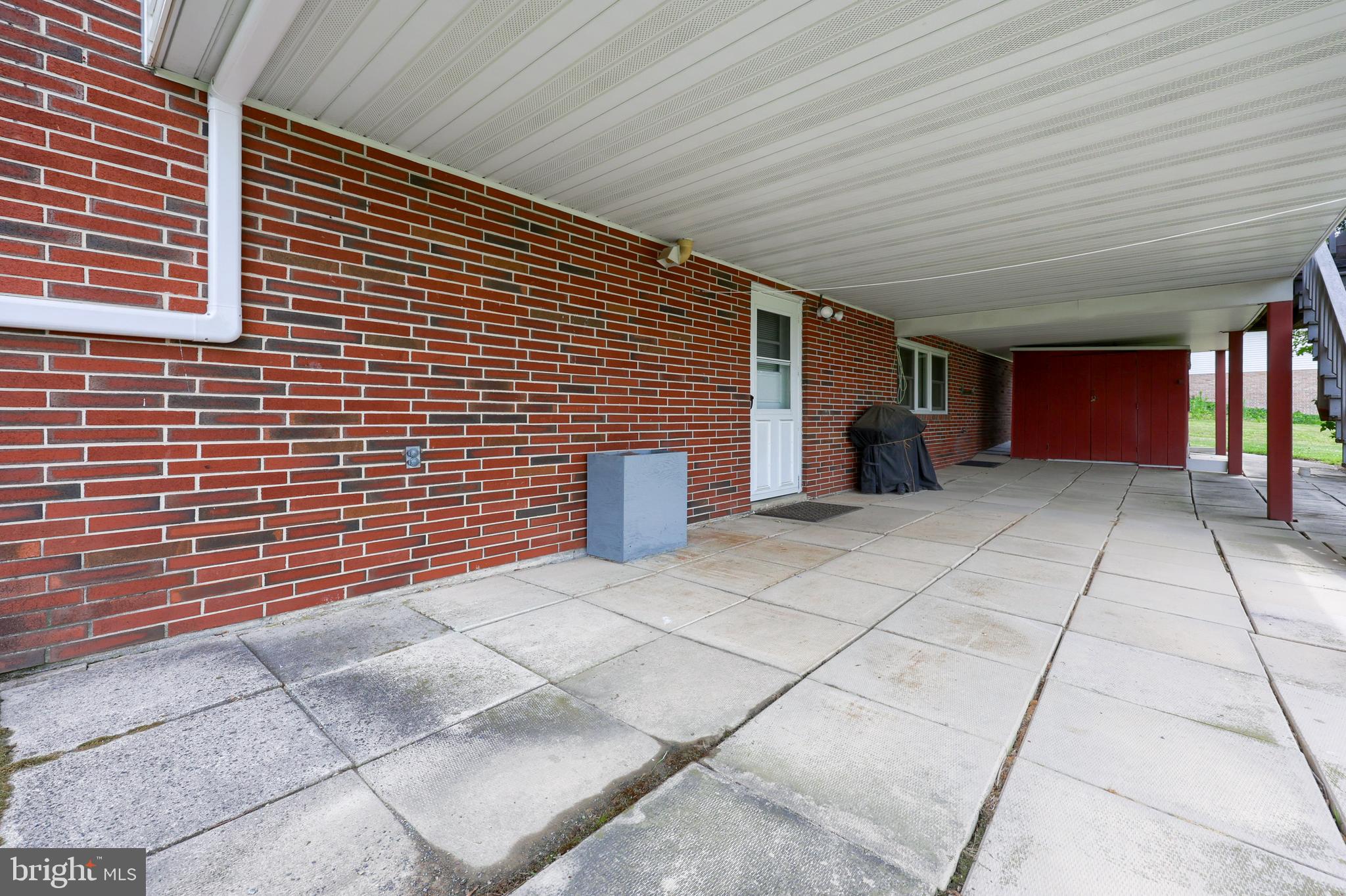 GOLDEN ACRES - Residential