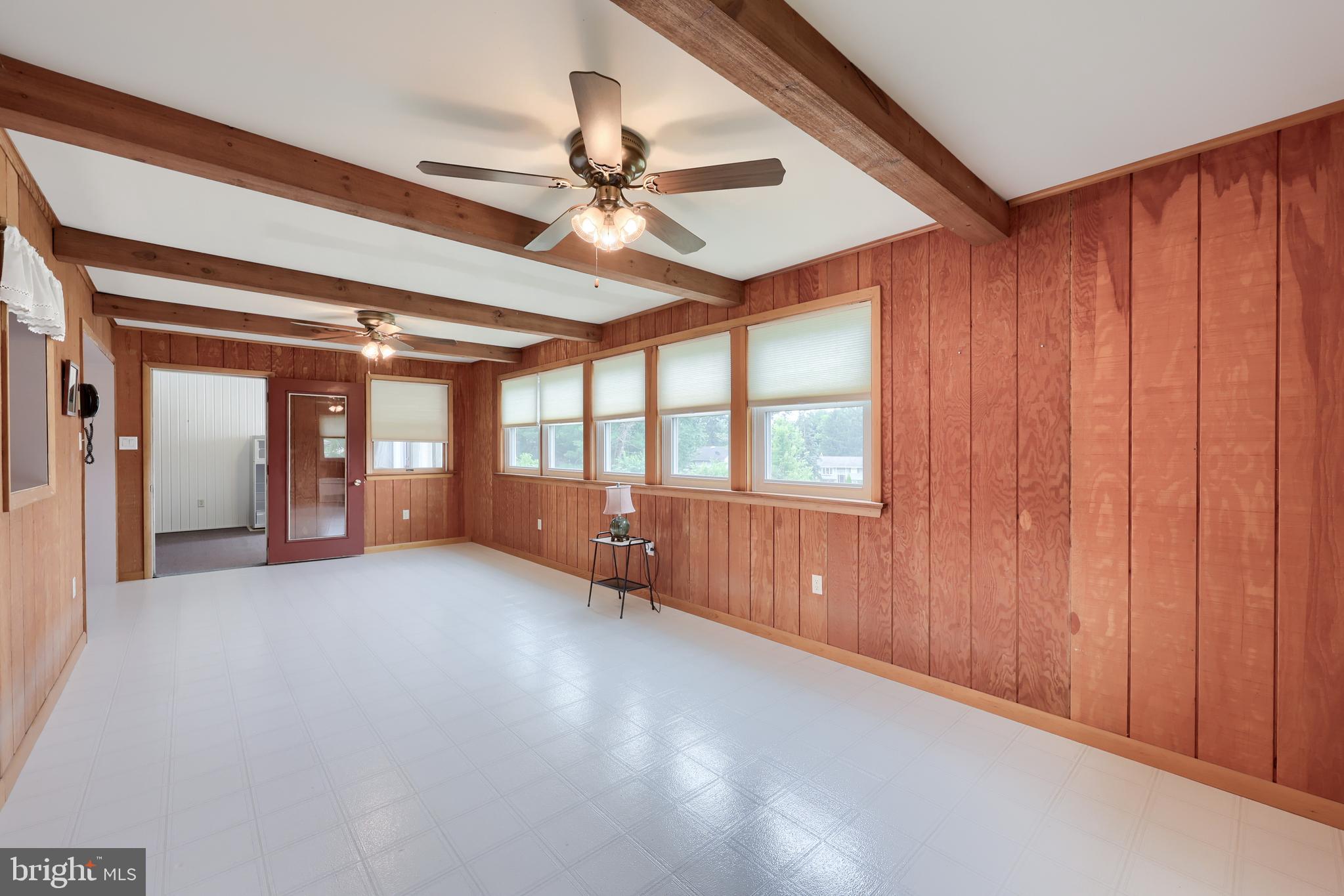 GOLDEN ACRES - Residential