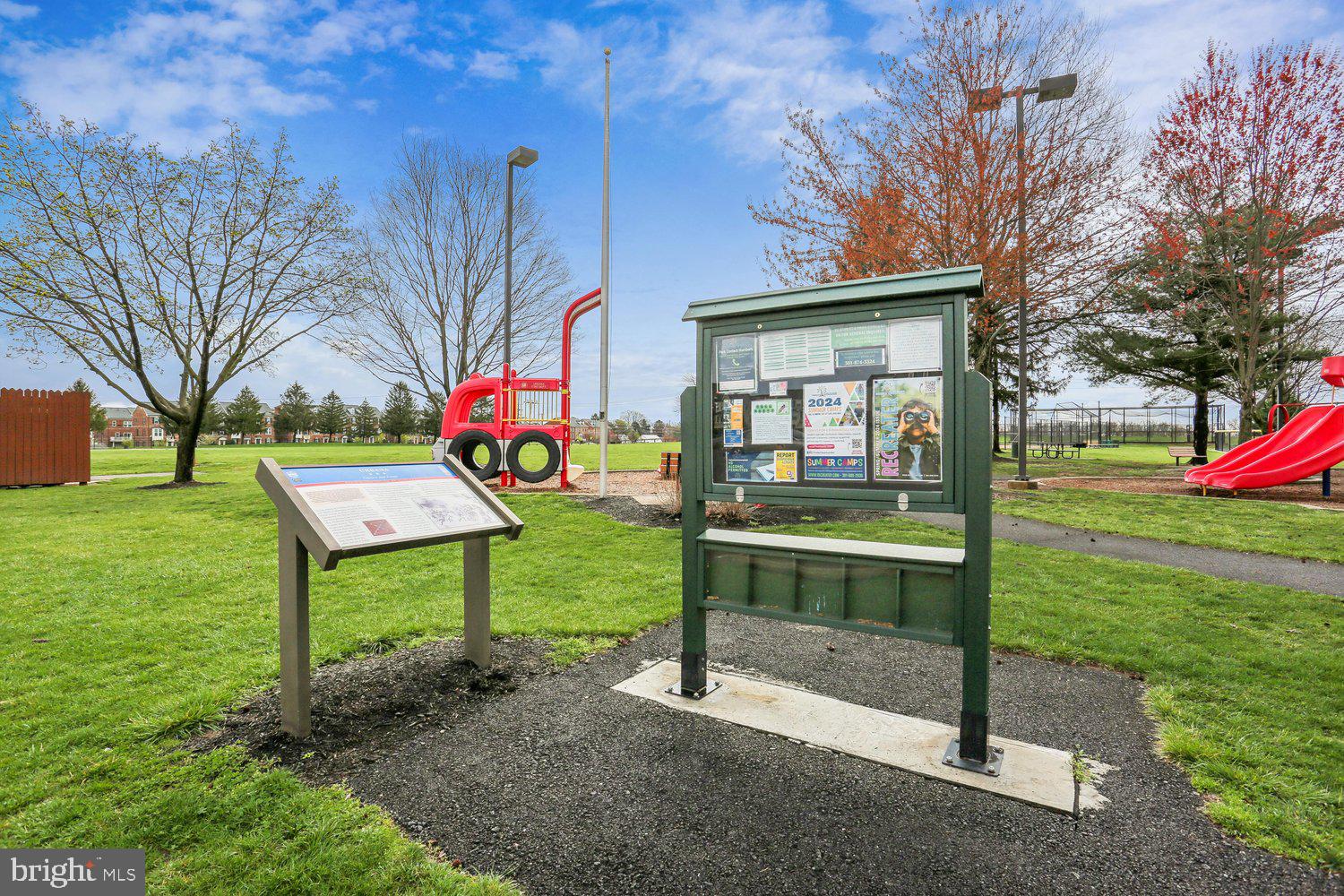 THE VILLAGES OF URBANA GREENSPRING - Residential