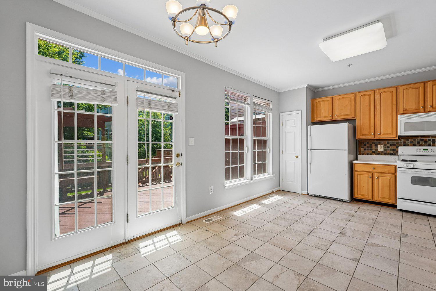 THE VILLAGES OF URBANA GREENSPRING - Residential