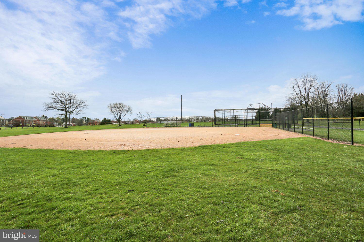 THE VILLAGES OF URBANA GREENSPRING - Residential