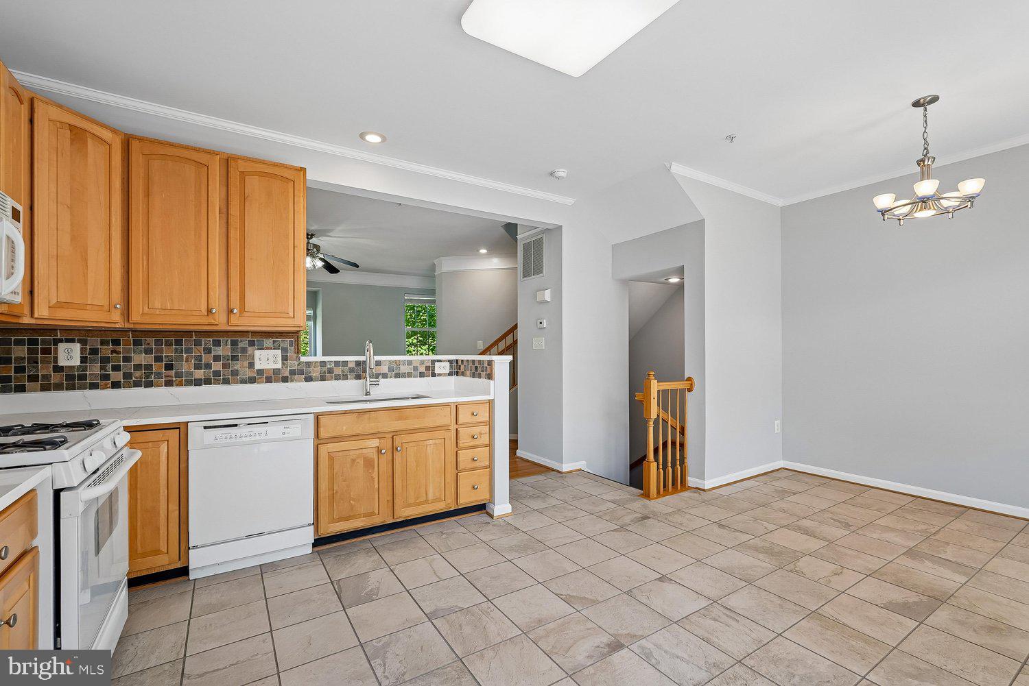 THE VILLAGES OF URBANA GREENSPRING - Residential