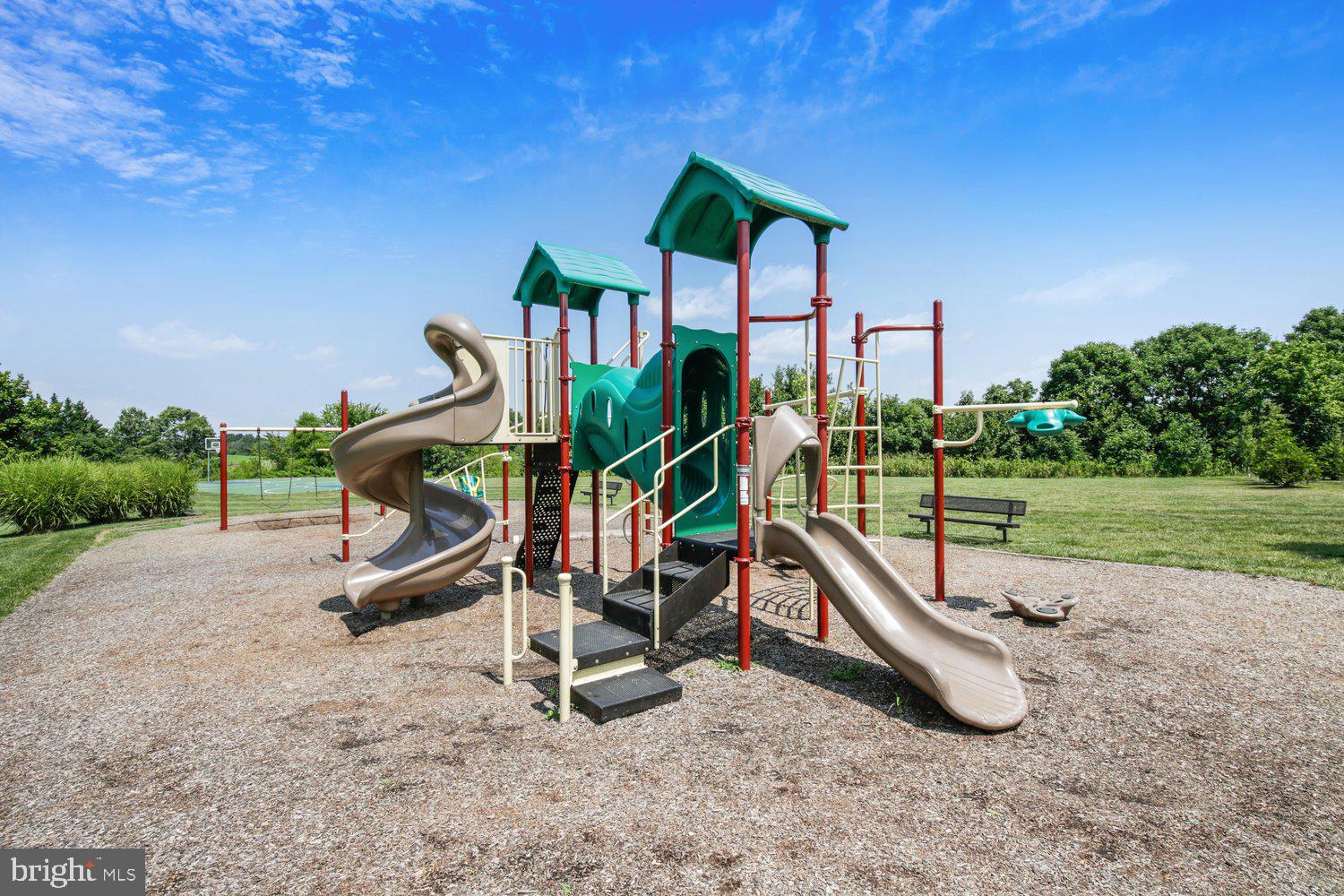 THE VILLAGES OF URBANA GREENSPRING - Residential