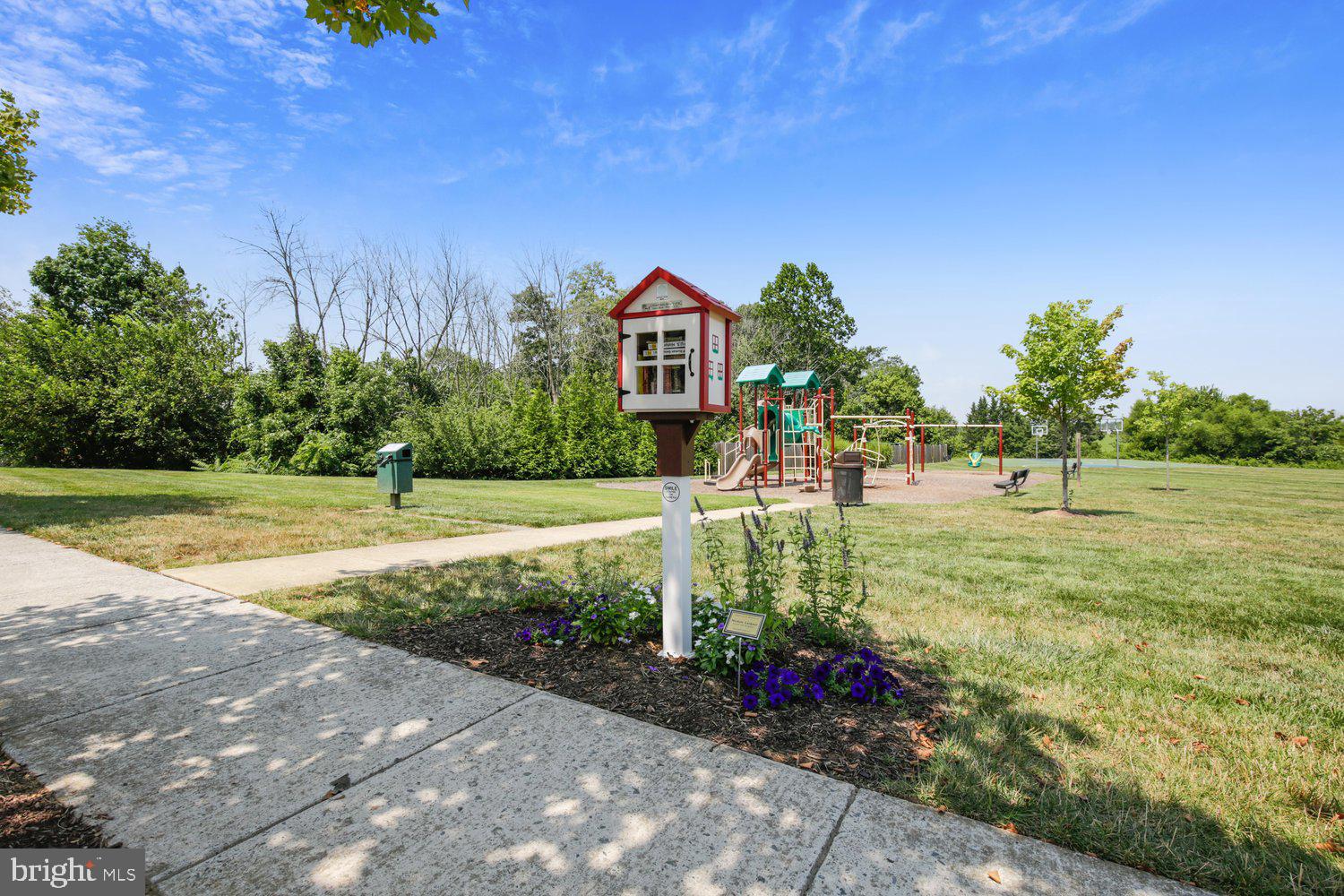 THE VILLAGES OF URBANA GREENSPRING - Residential
