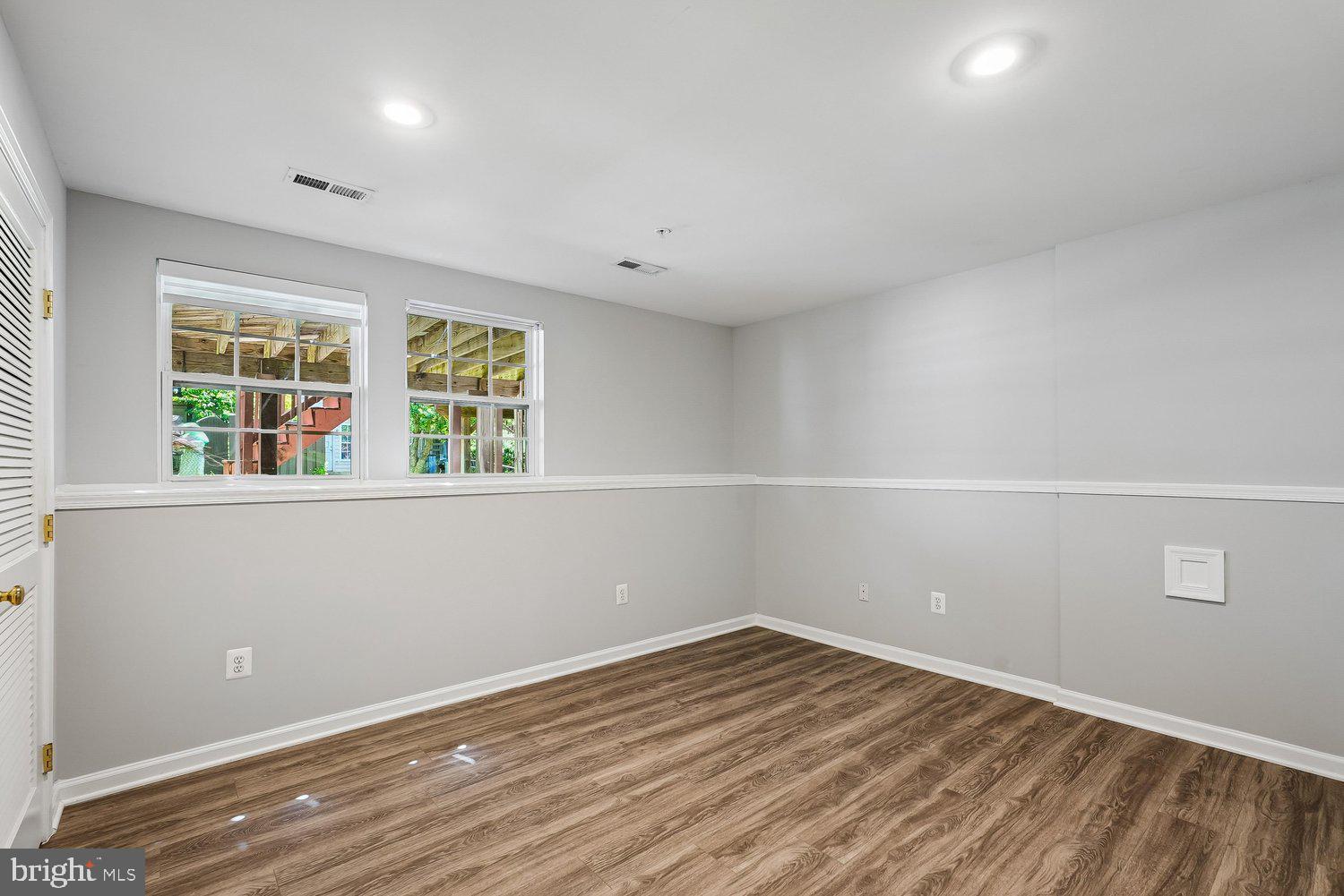 THE VILLAGES OF URBANA GREENSPRING - Residential