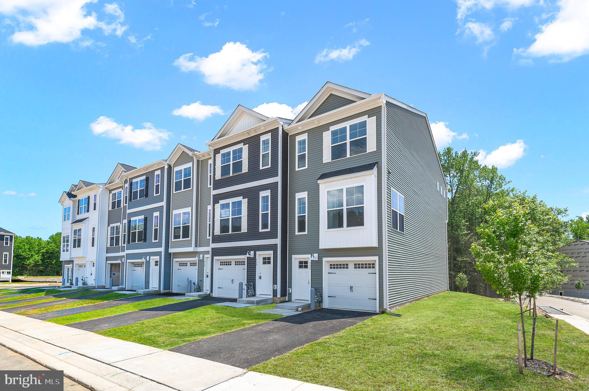 HOLLY OAKS - Residential