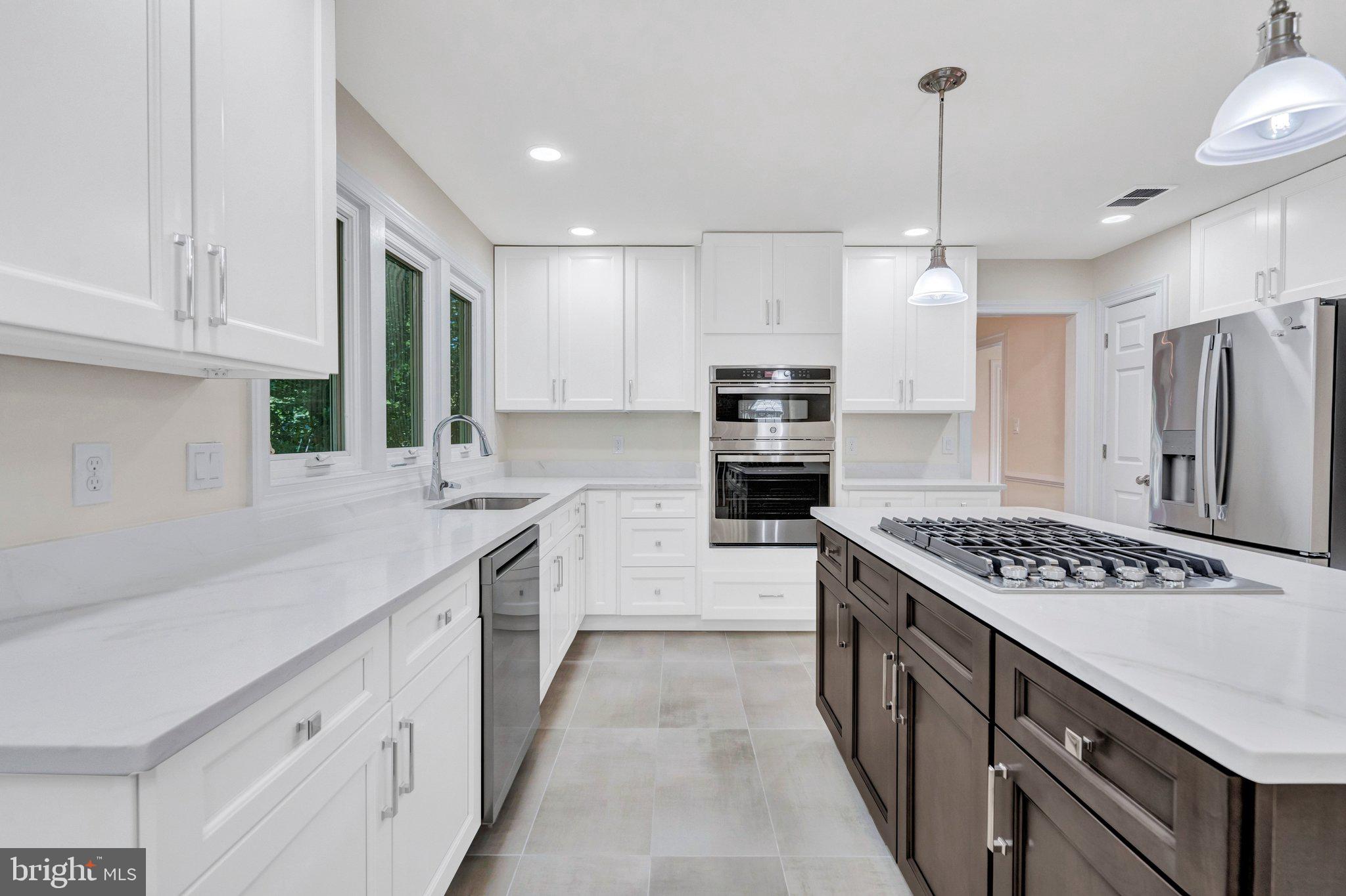 CENTER RIDGE - Residential