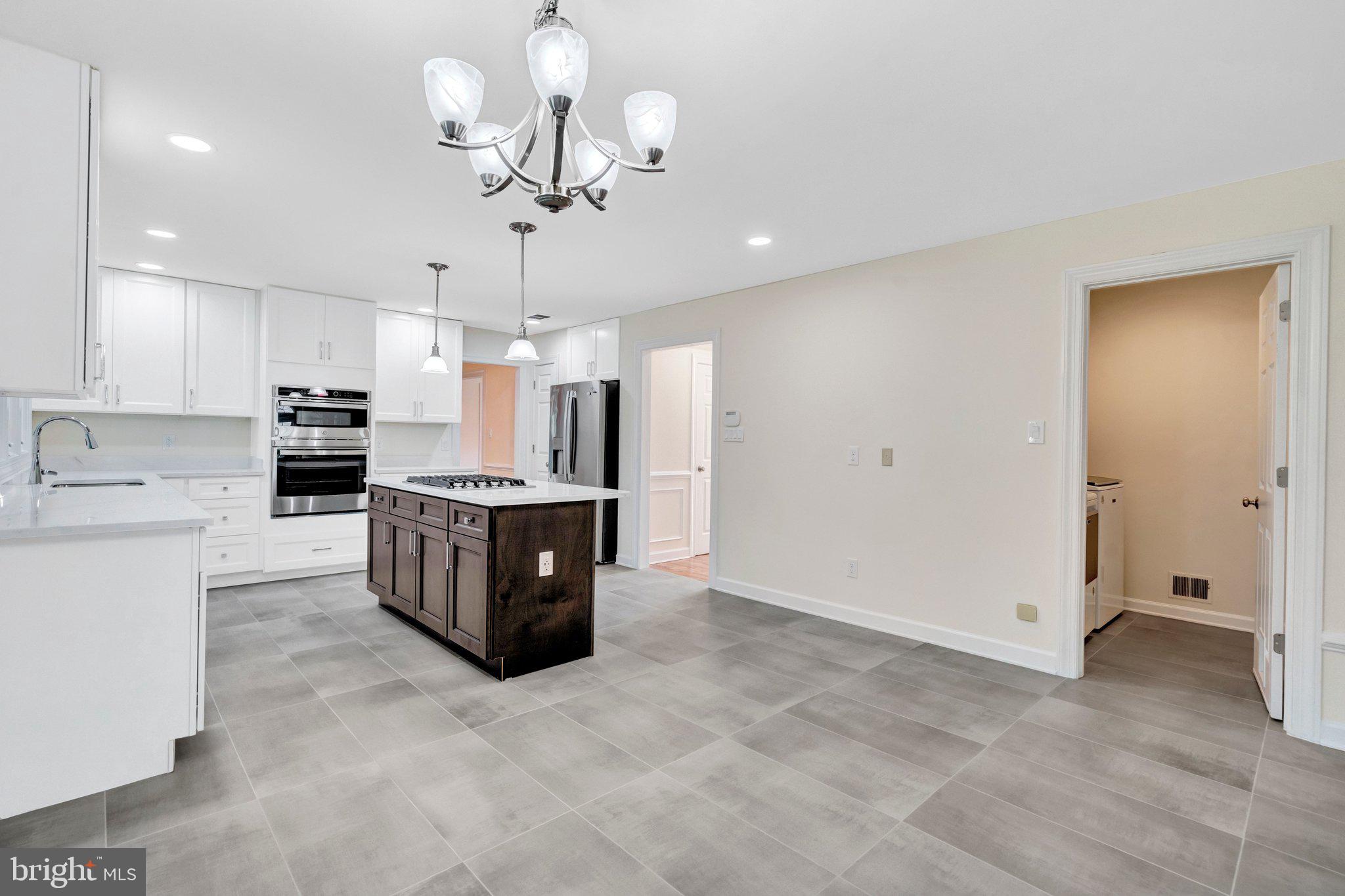 CENTER RIDGE - Residential