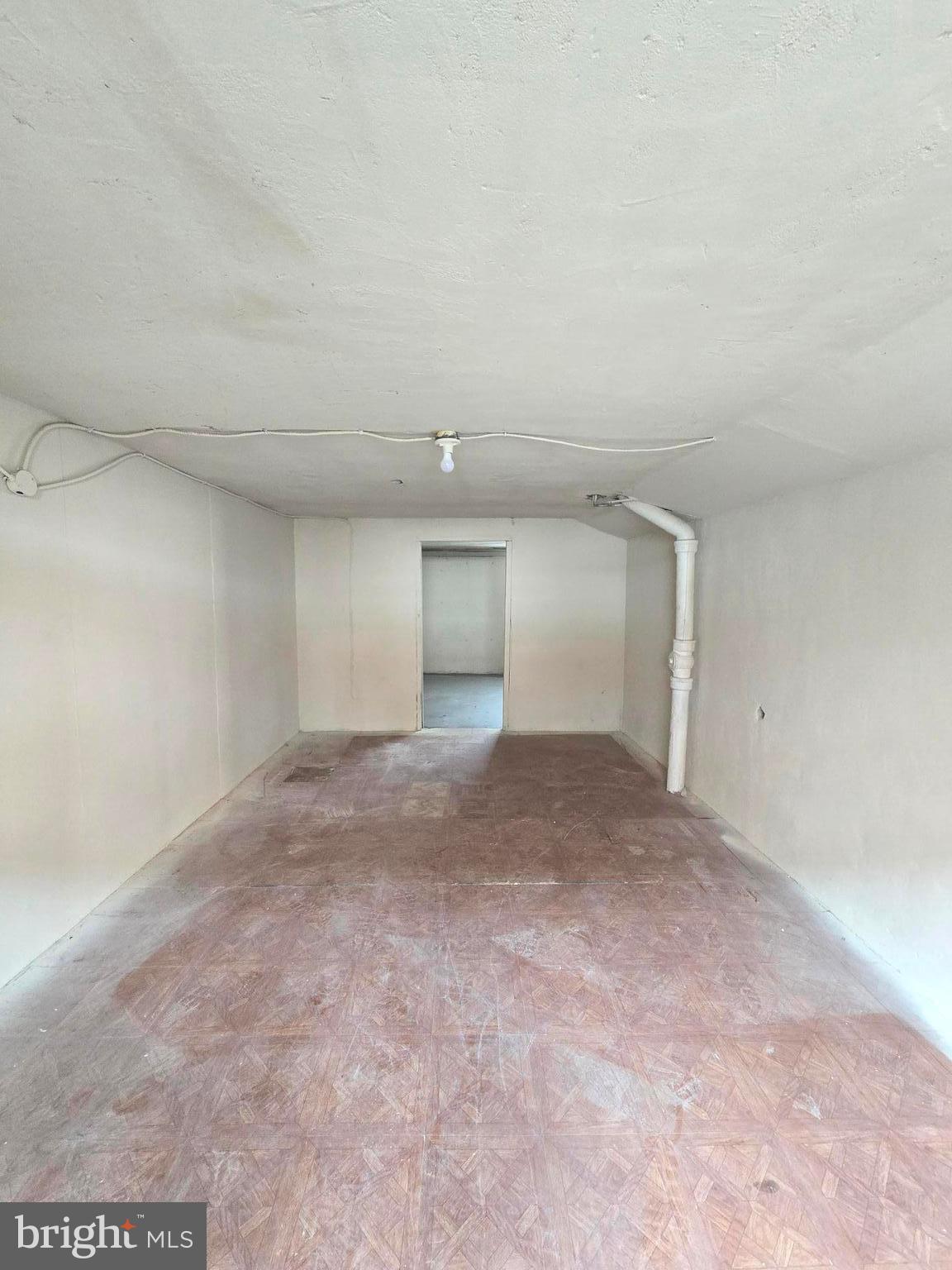 OXFORD CIRCLE - Residential Lease