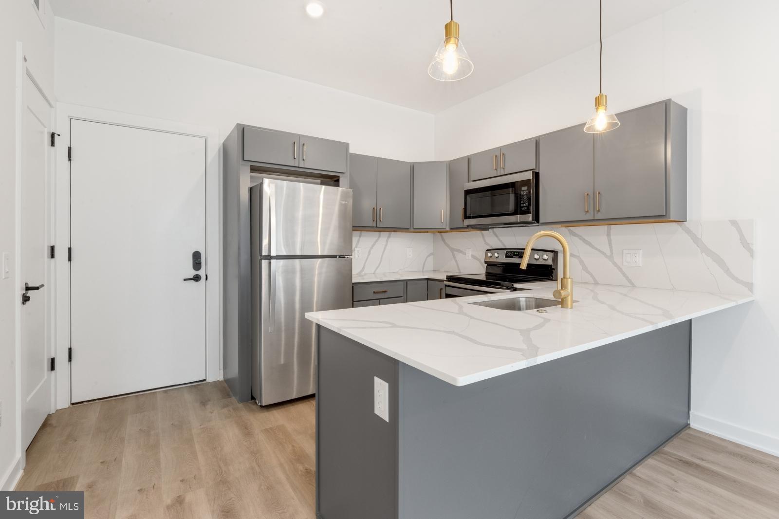 EAST KENSINGTON - Residential Lease