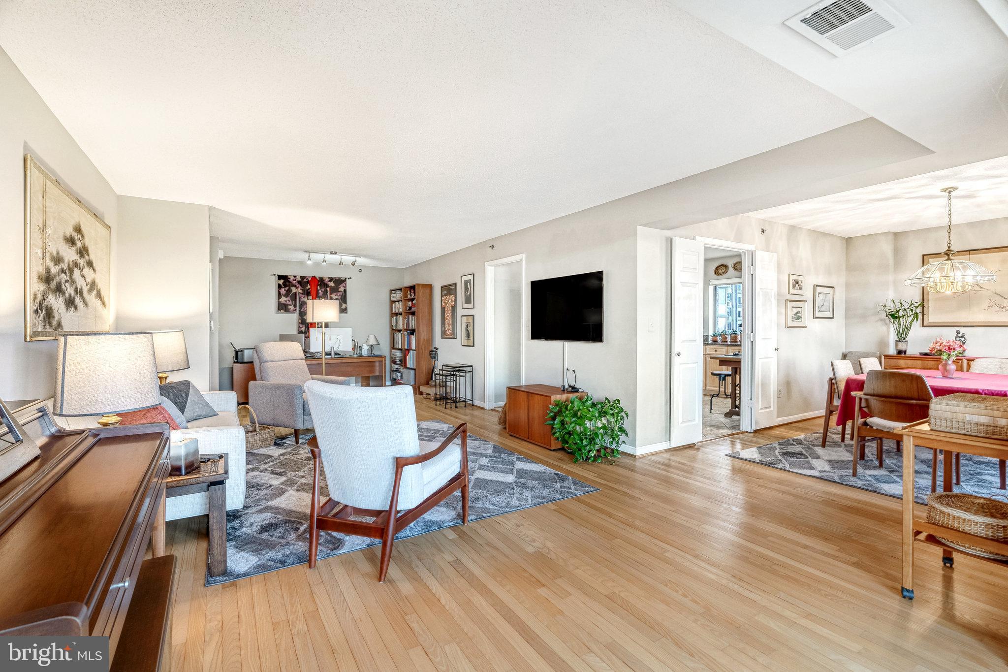 LANSDOWNE WOODS - Residential