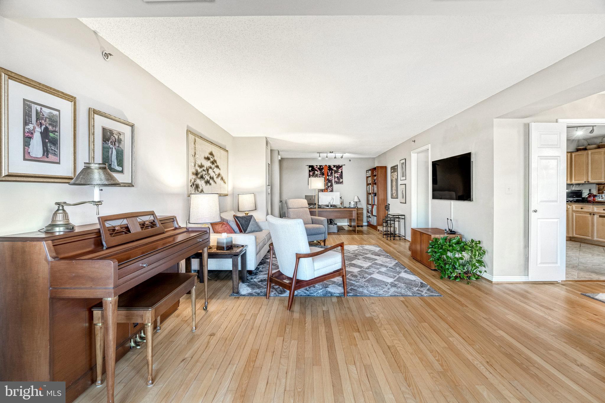 LANSDOWNE WOODS - Residential