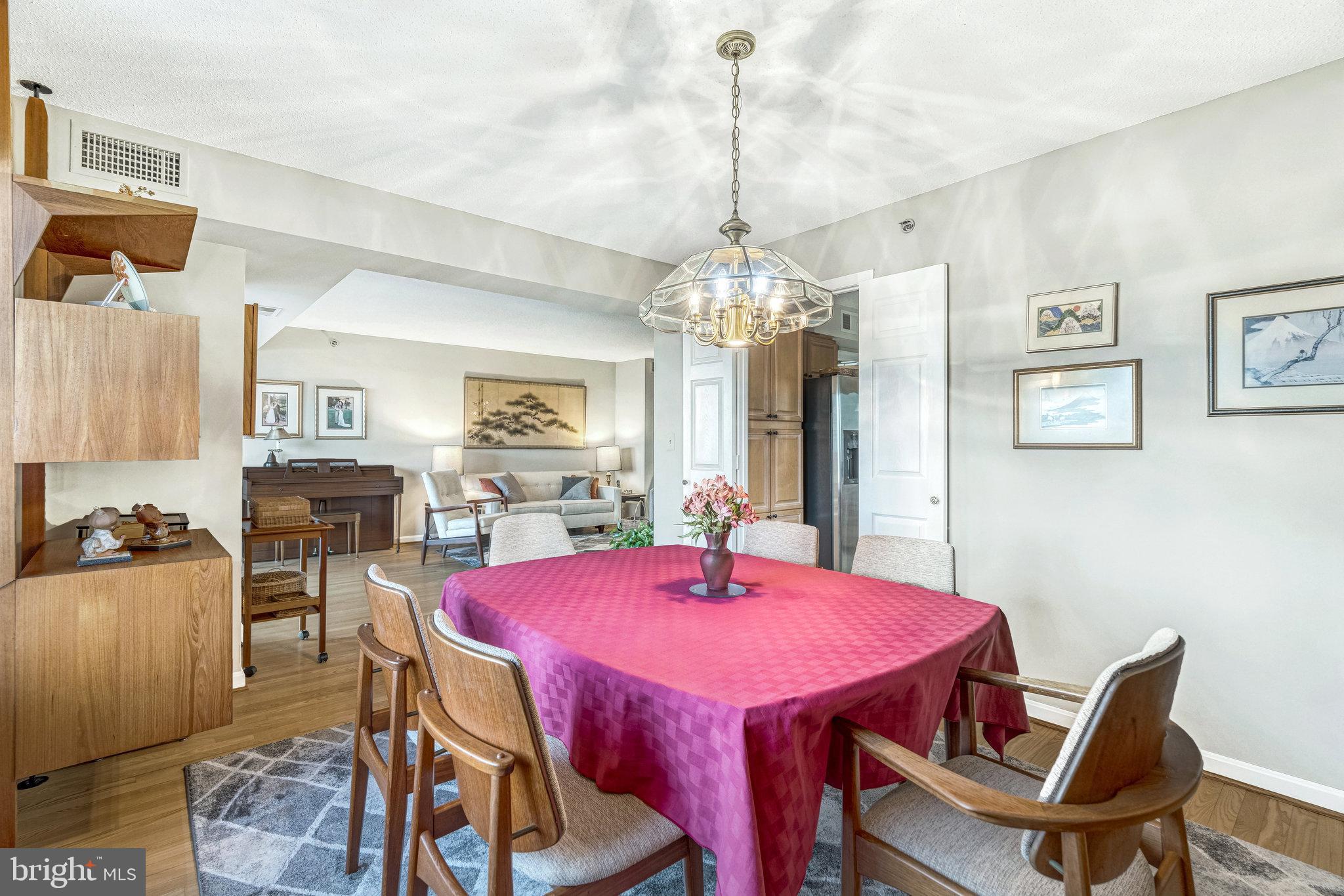LANSDOWNE WOODS - Residential
