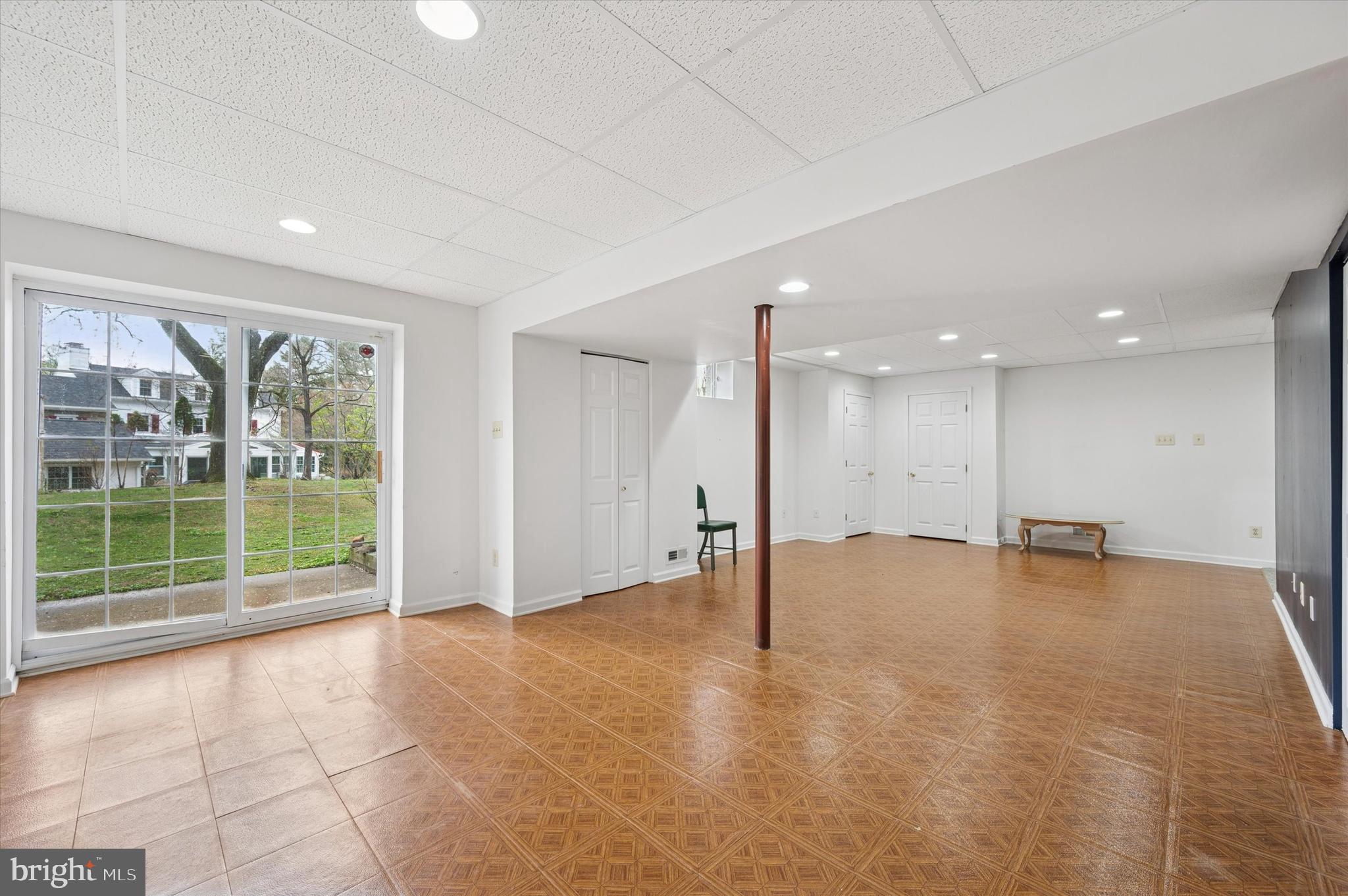 OAKS AT ROSE TREE - Residential