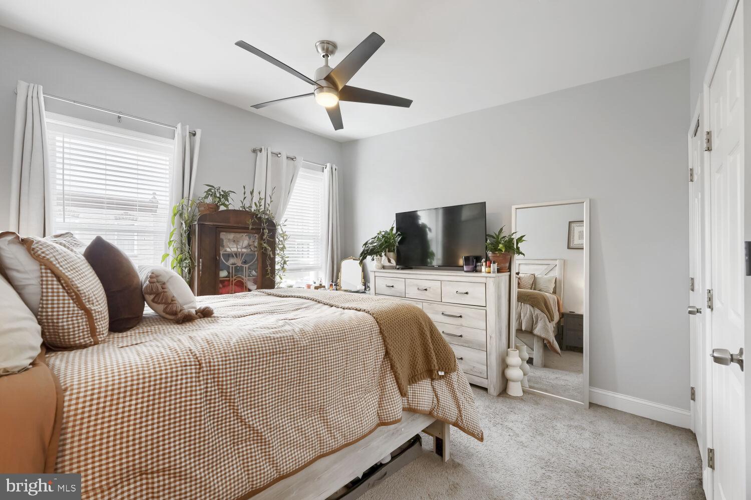 HIGHLANDTOWN - Residential