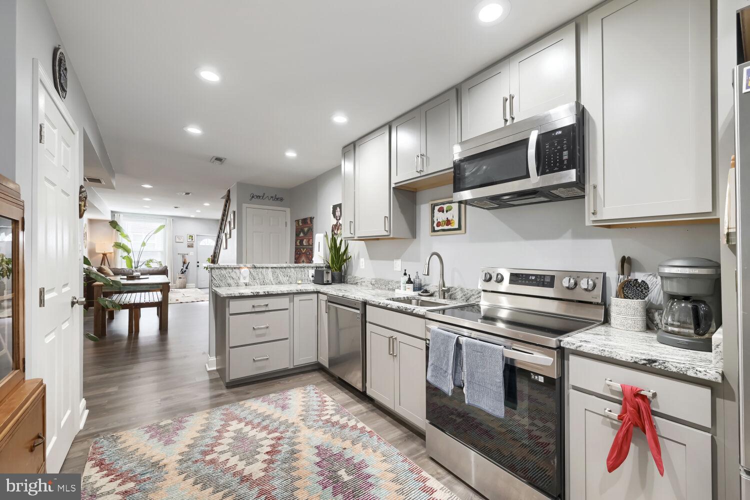 HIGHLANDTOWN - Residential