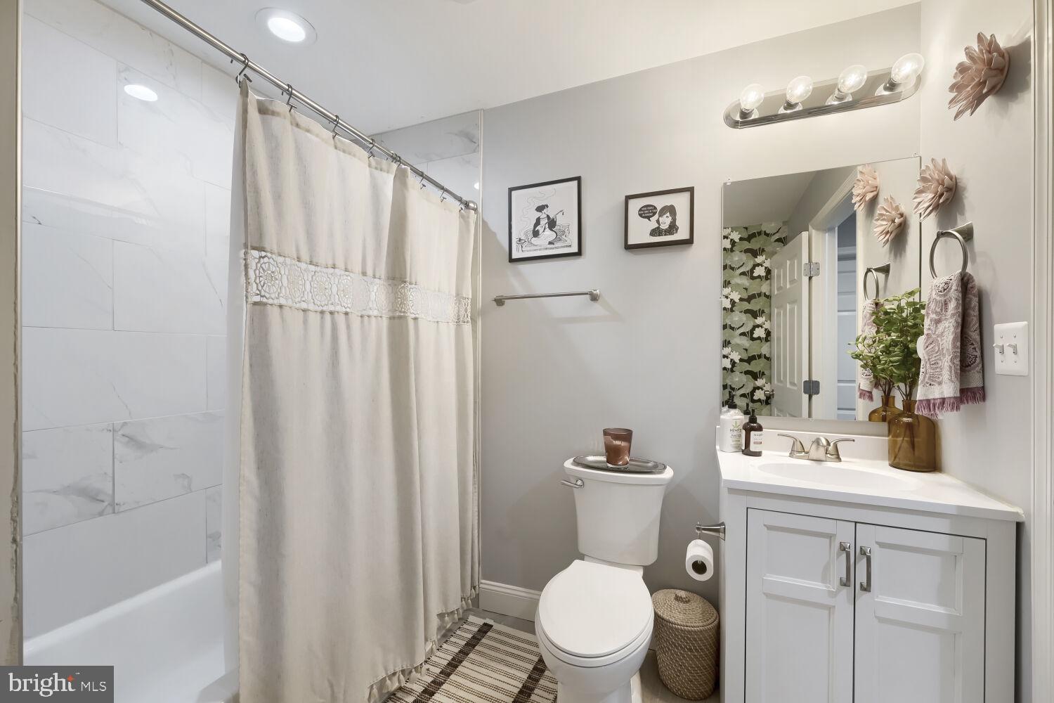 HIGHLANDTOWN - Residential