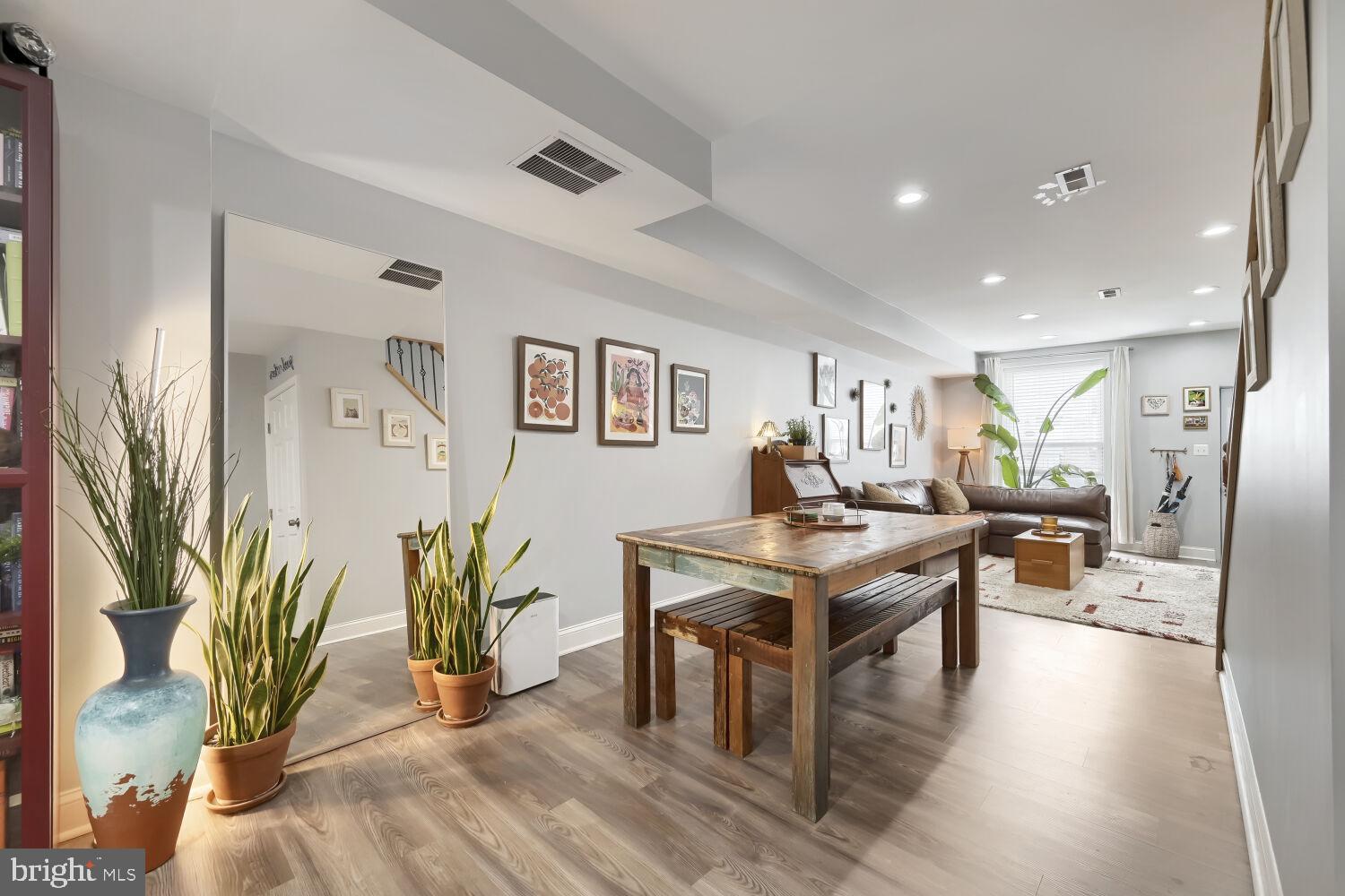 HIGHLANDTOWN - Residential