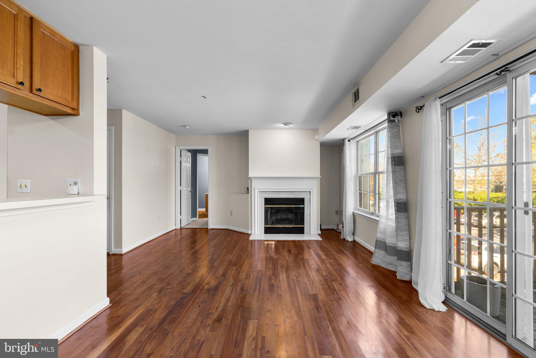 LAKE POINTE AT TOWN CENTER - Residential