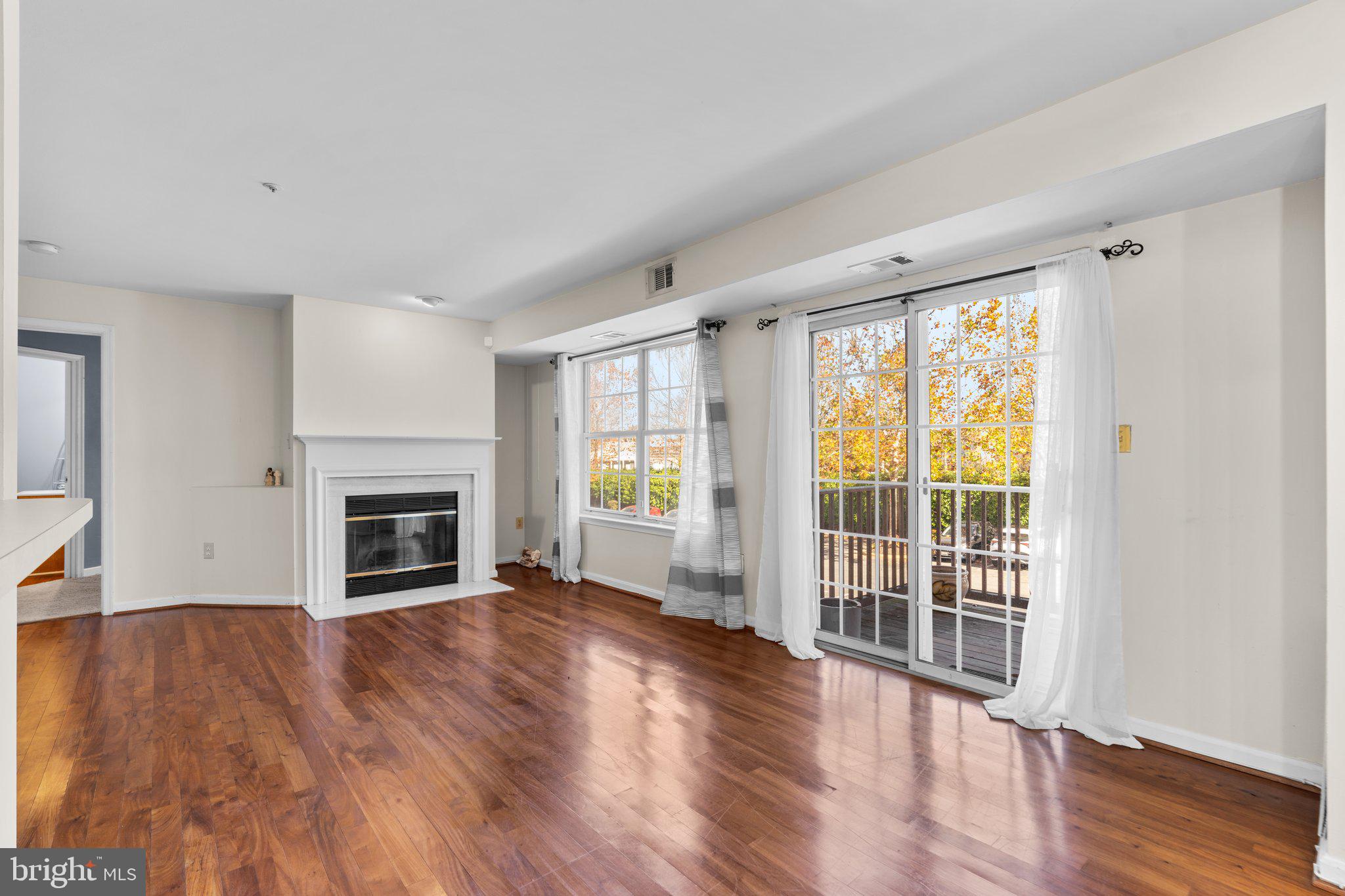 LAKE POINTE AT TOWN CENTER - Residential