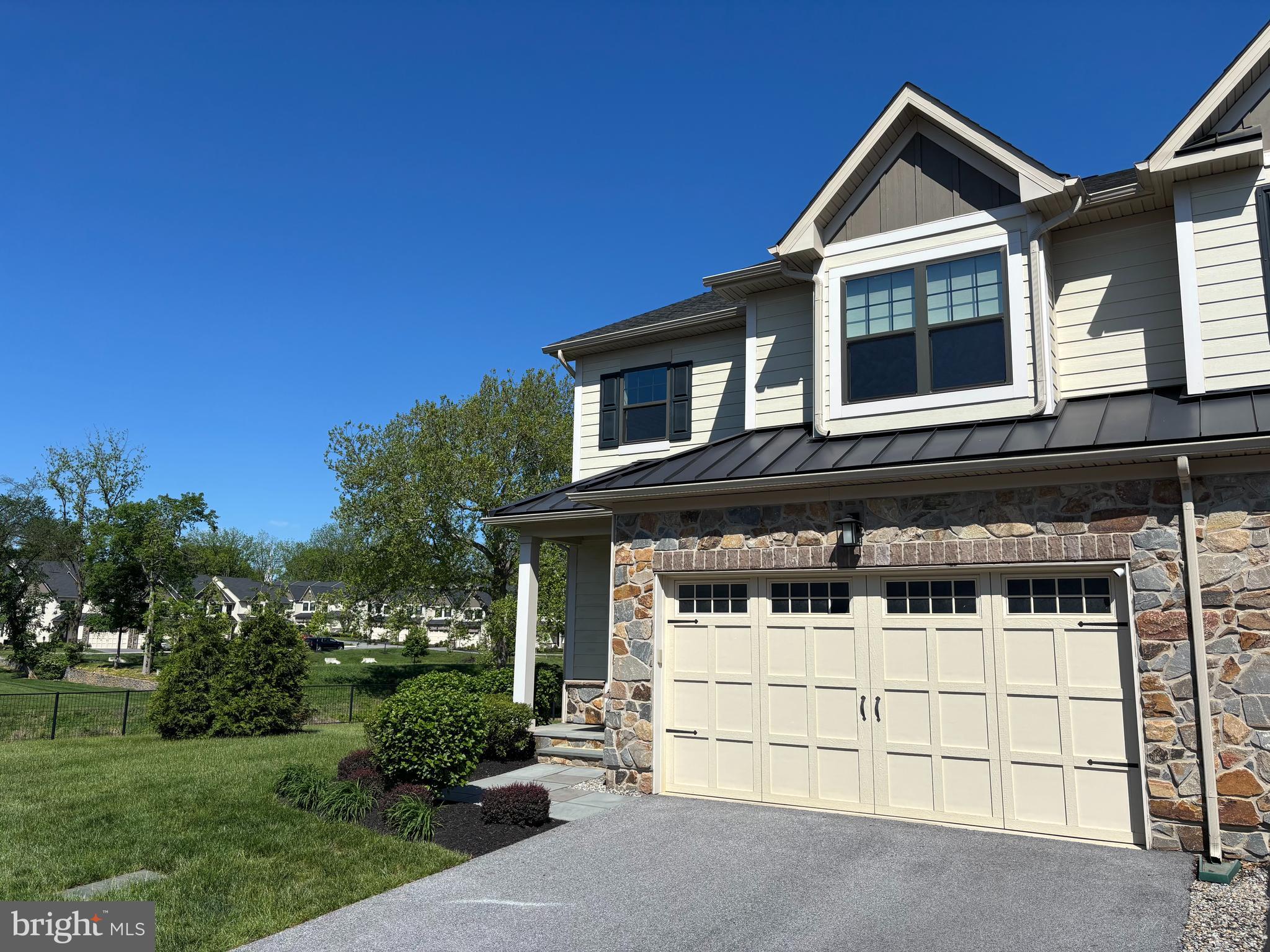 WAYNE GLEN - Residential