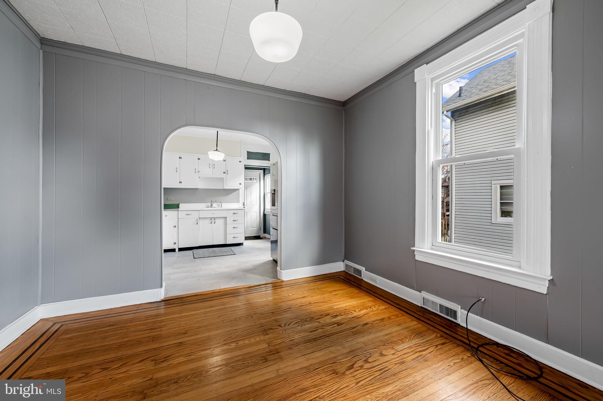 ROLAND PARK - Residential