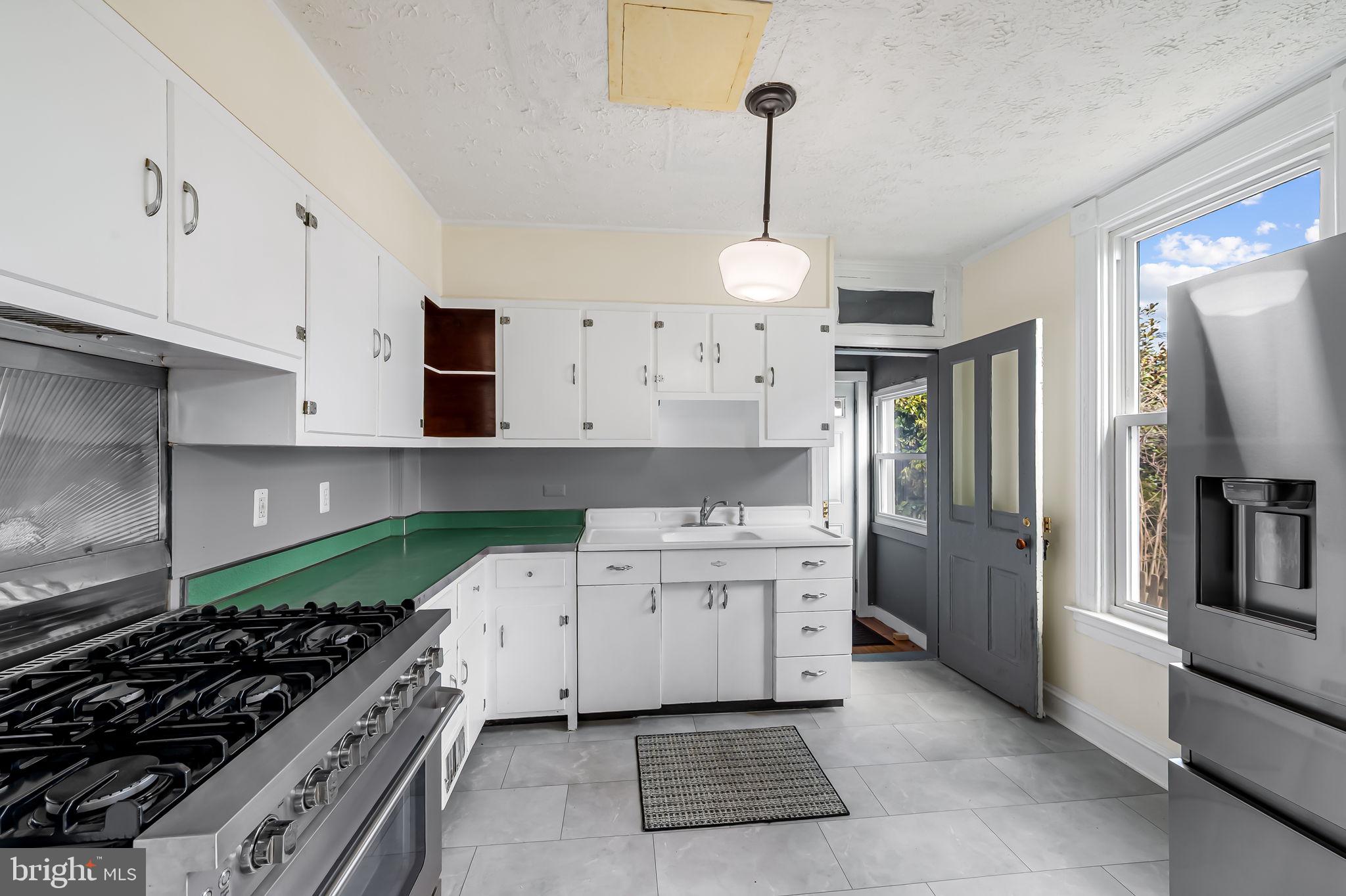 ROLAND PARK - Residential