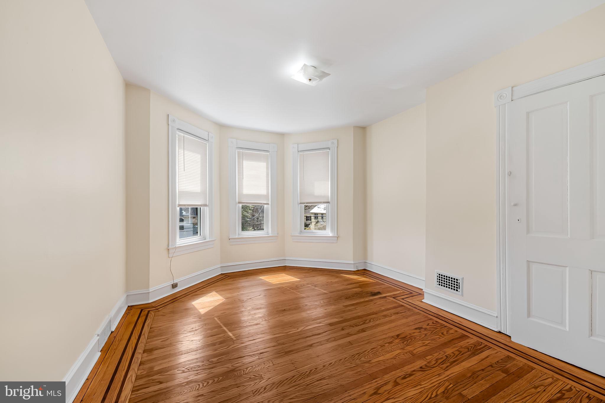 ROLAND PARK - Residential