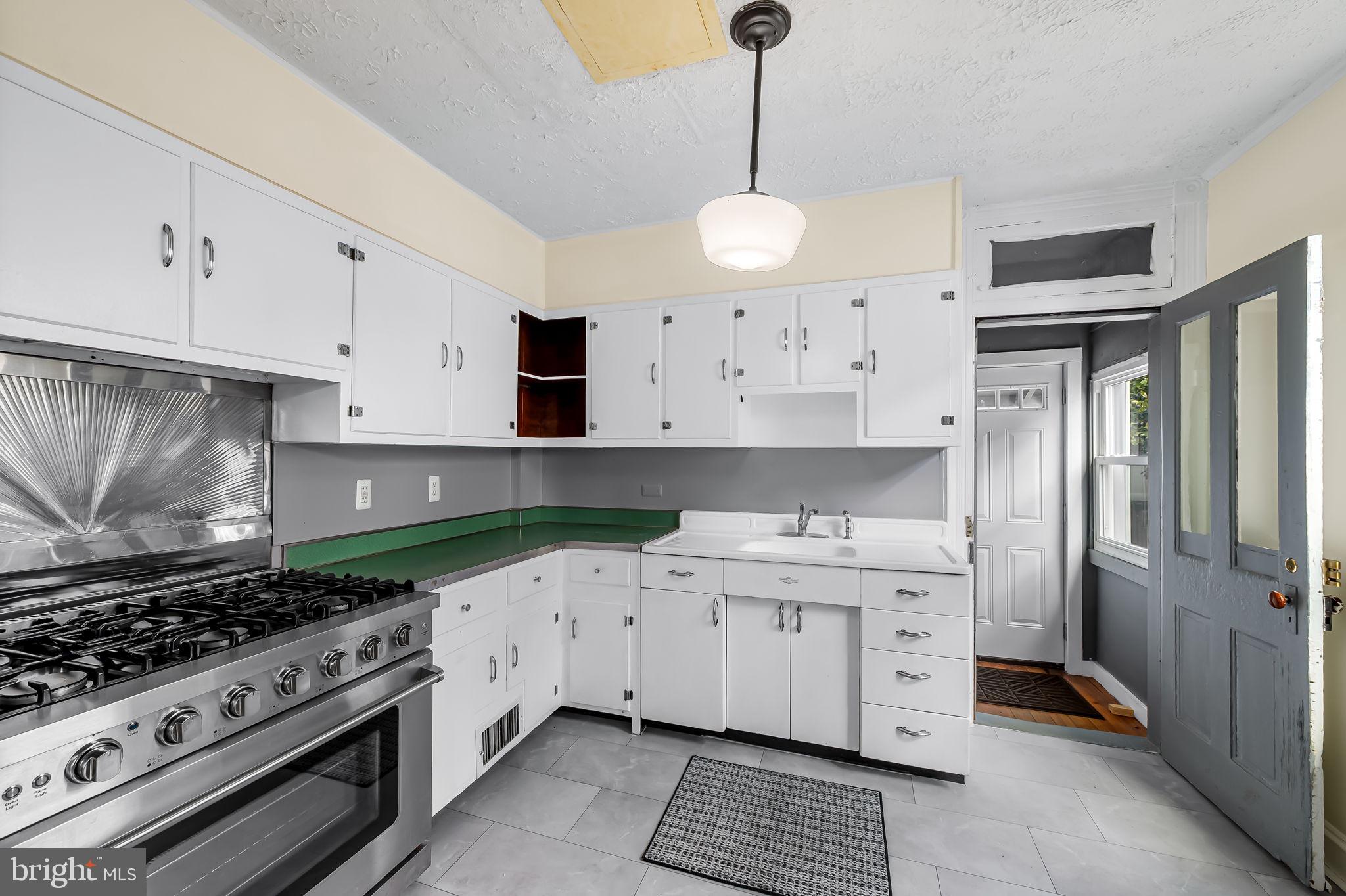 ROLAND PARK - Residential