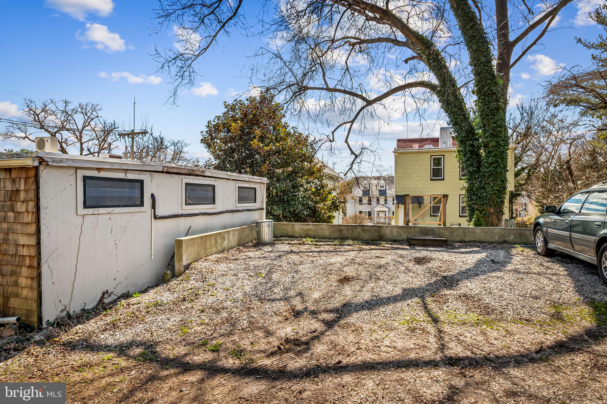 ROLAND PARK - Residential