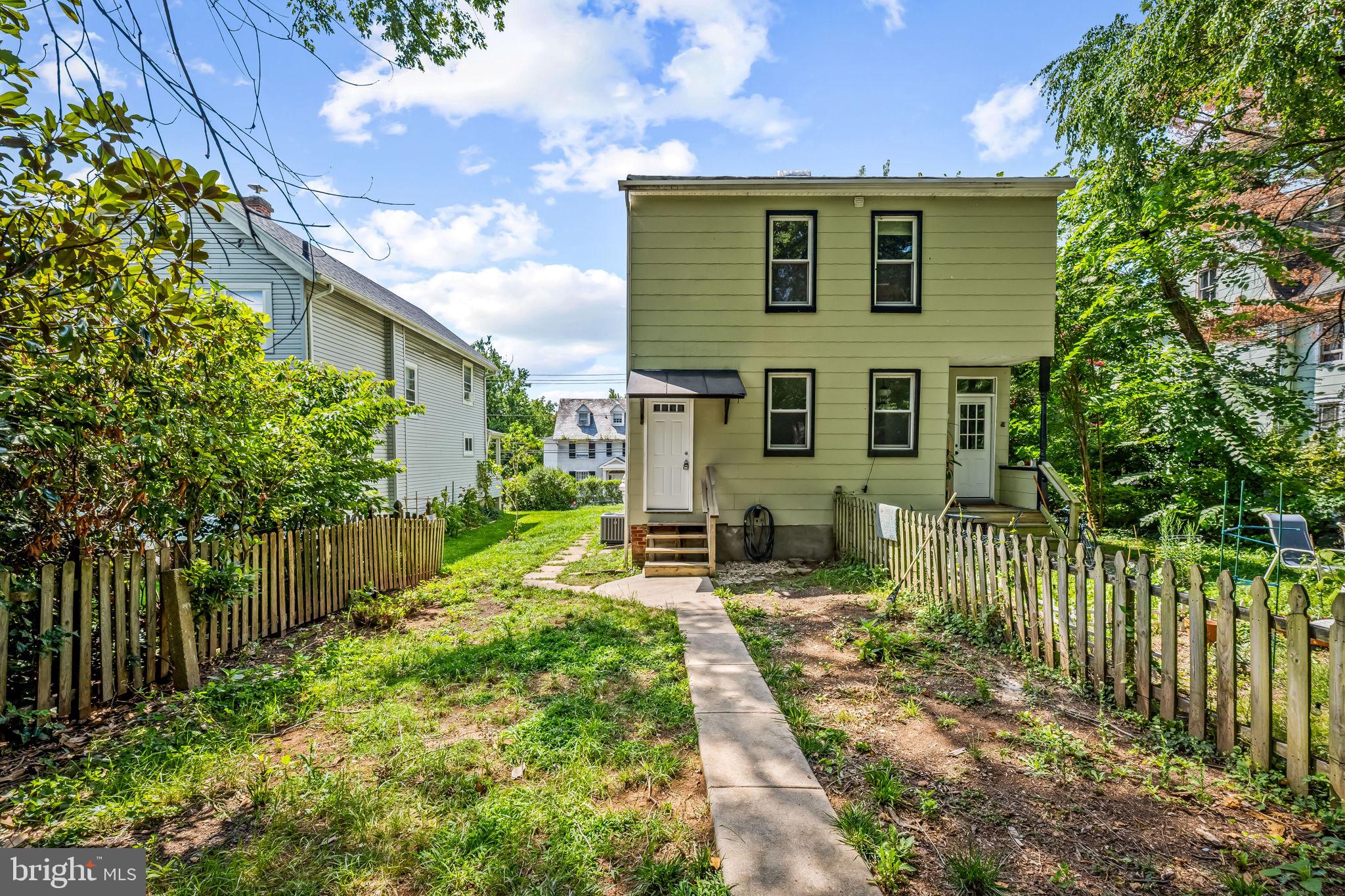 ROLAND PARK - Residential