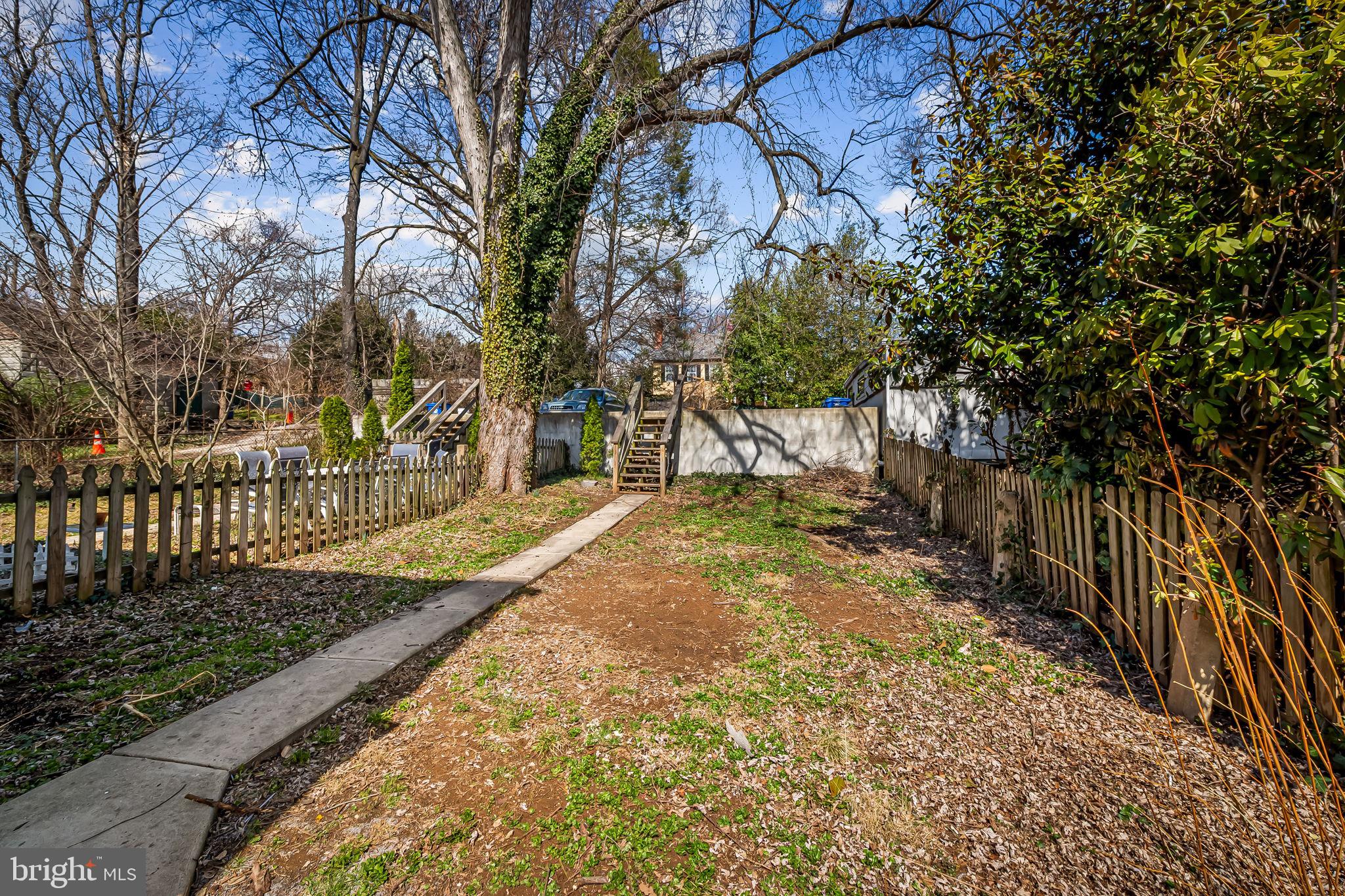ROLAND PARK - Residential