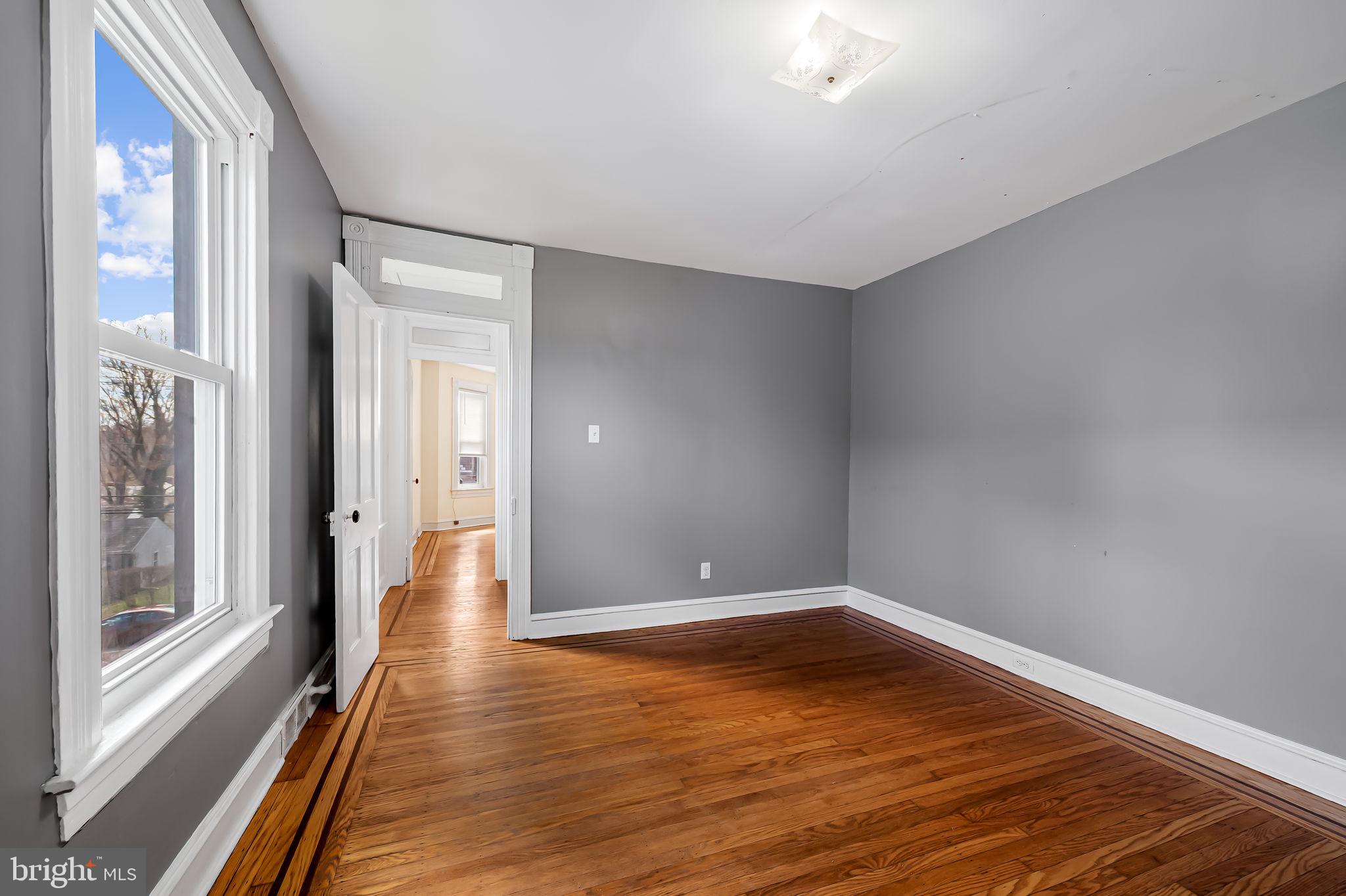 ROLAND PARK - Residential