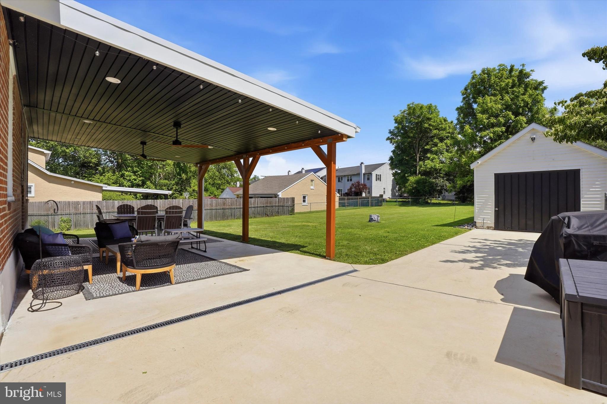 KING MANOR - Residential