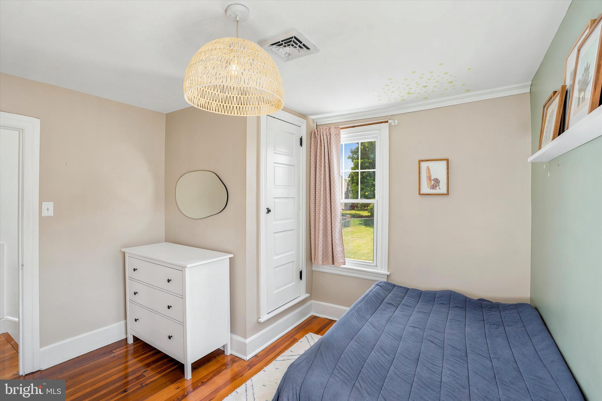 KING MANOR - Residential