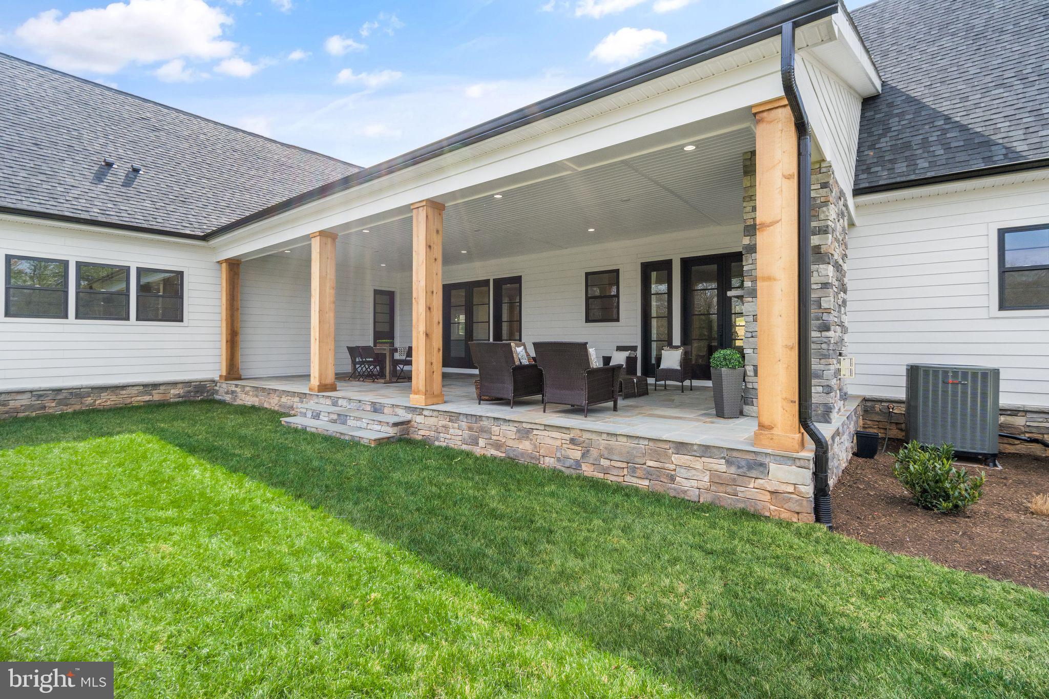 MOUNTAIN FARM - Residential