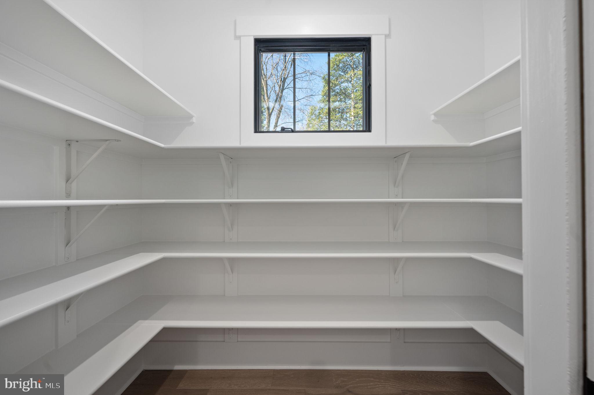 VIENNA WOODS - Residential