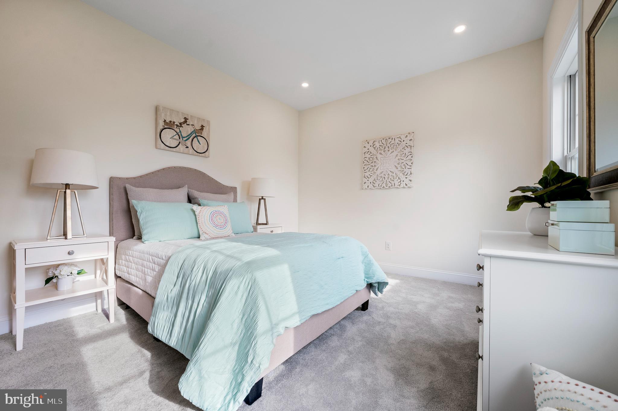 VILLAGE OF FOUR SEASONS - Residential