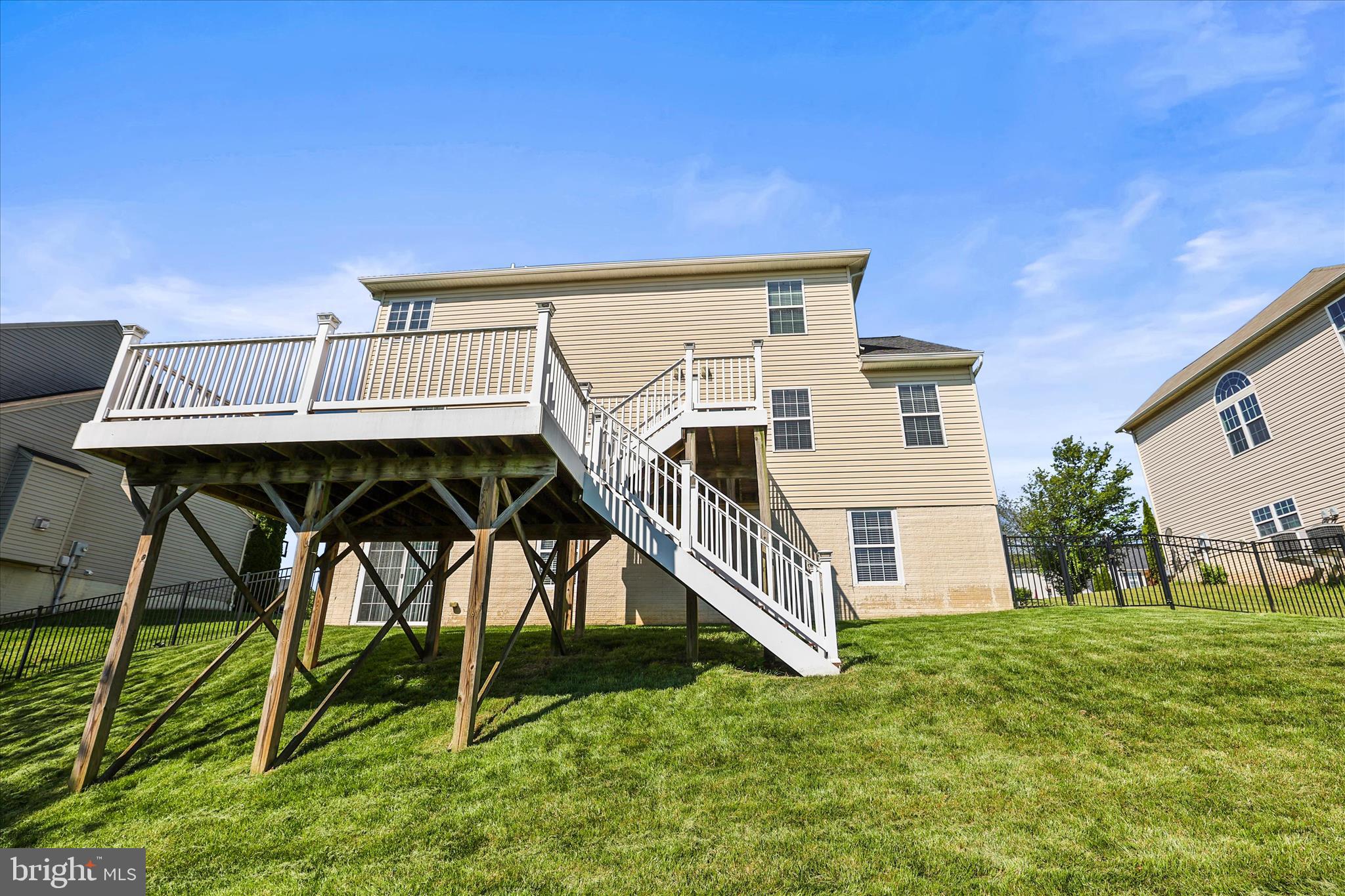 RUSSETT FARMS - Residential