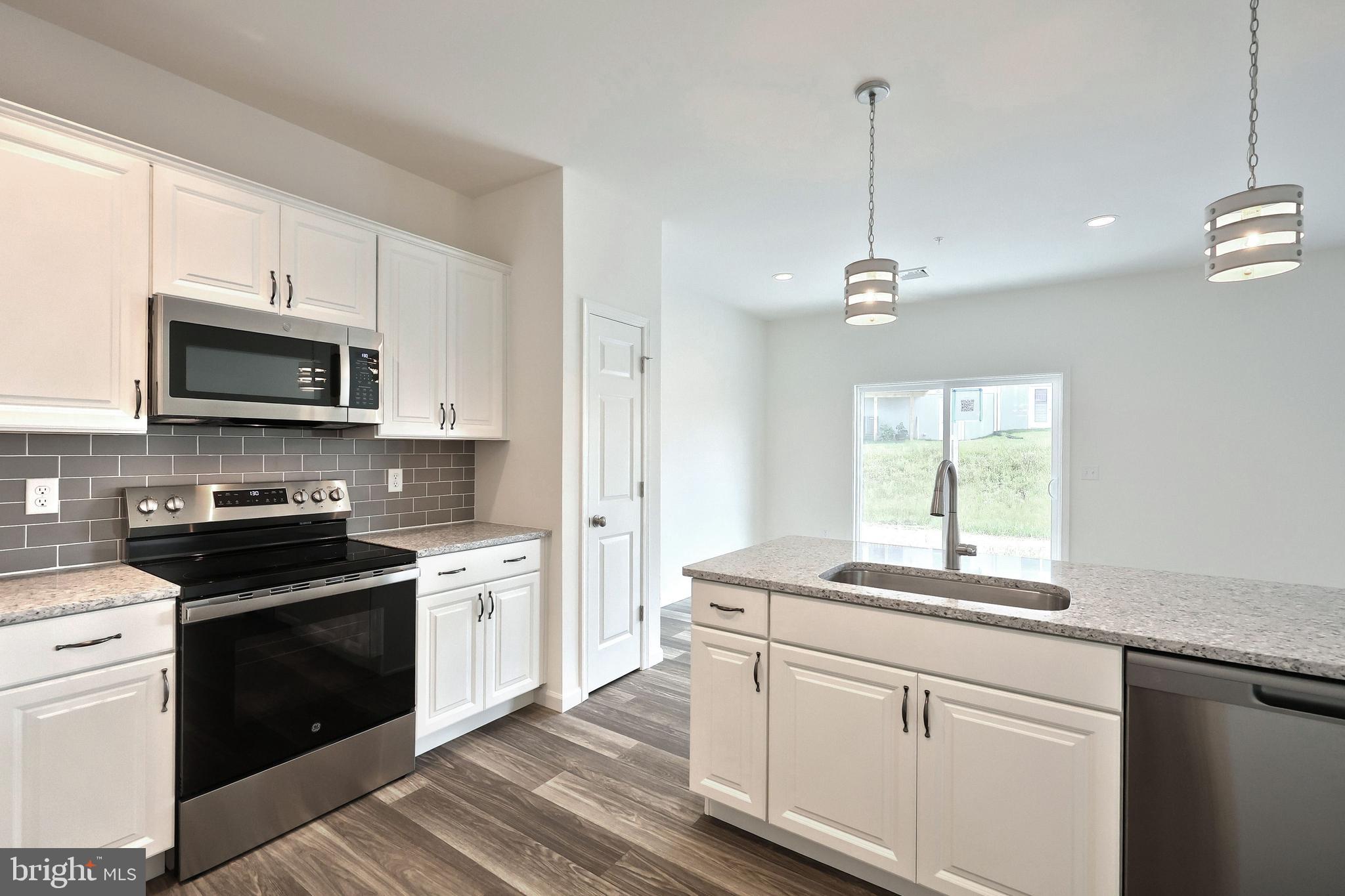 THE TOWNES AT BRIAR CREEK - Residential