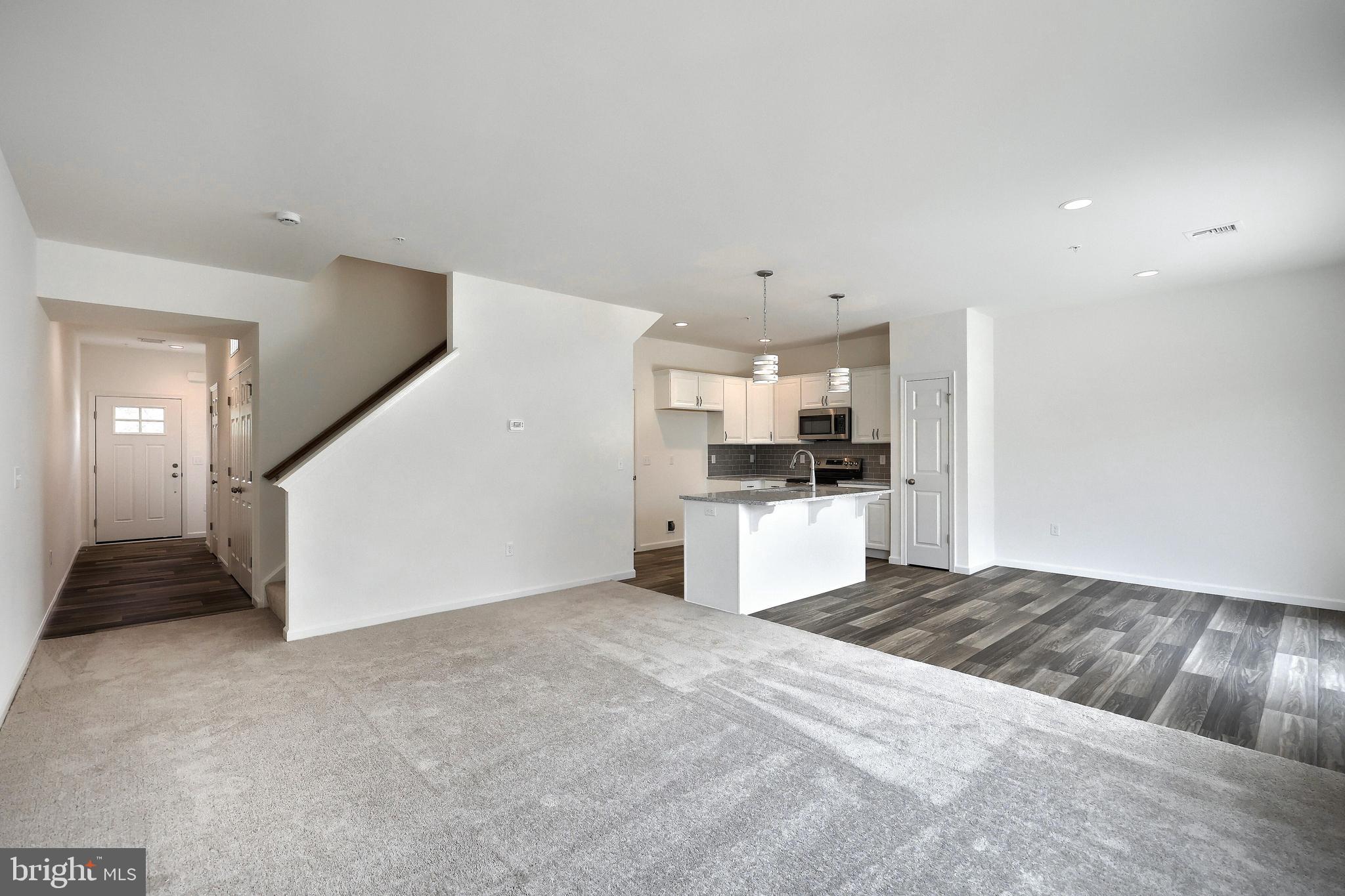THE TOWNES AT BRIAR CREEK - Residential