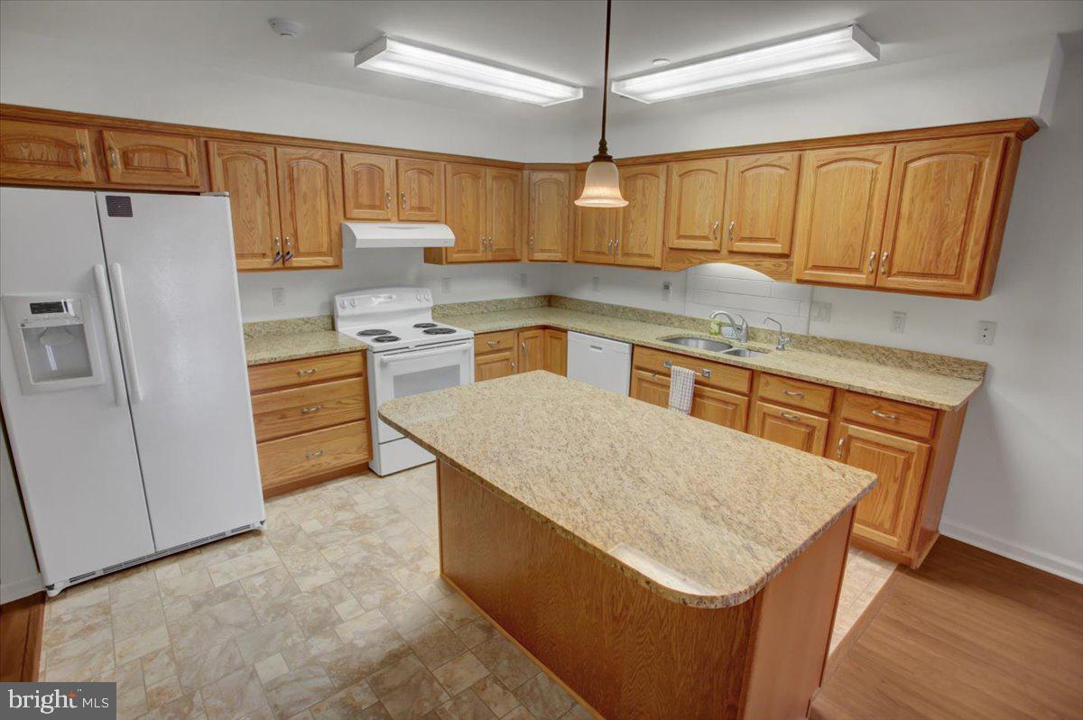 LONG MEADOW - Residential