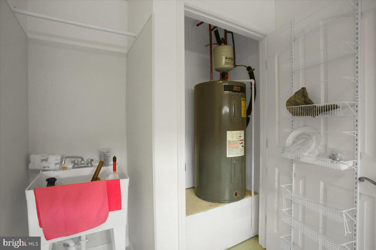 LONG MEADOW - Residential